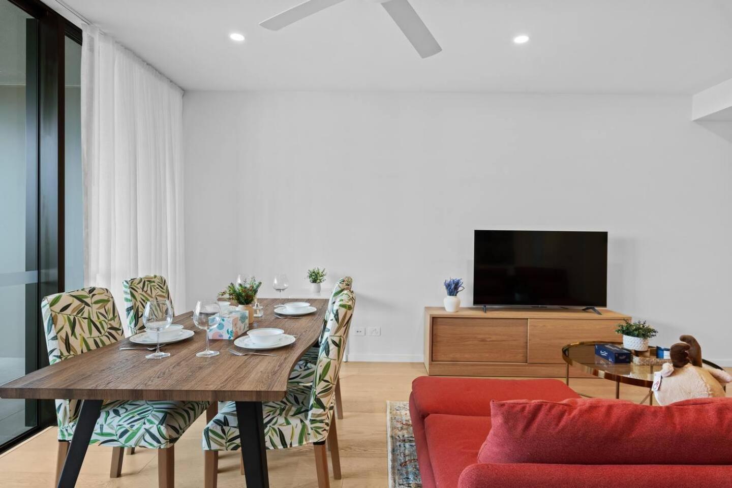 Apartment Heart Of Riverview Balcony Pool And Bbq Brisbane