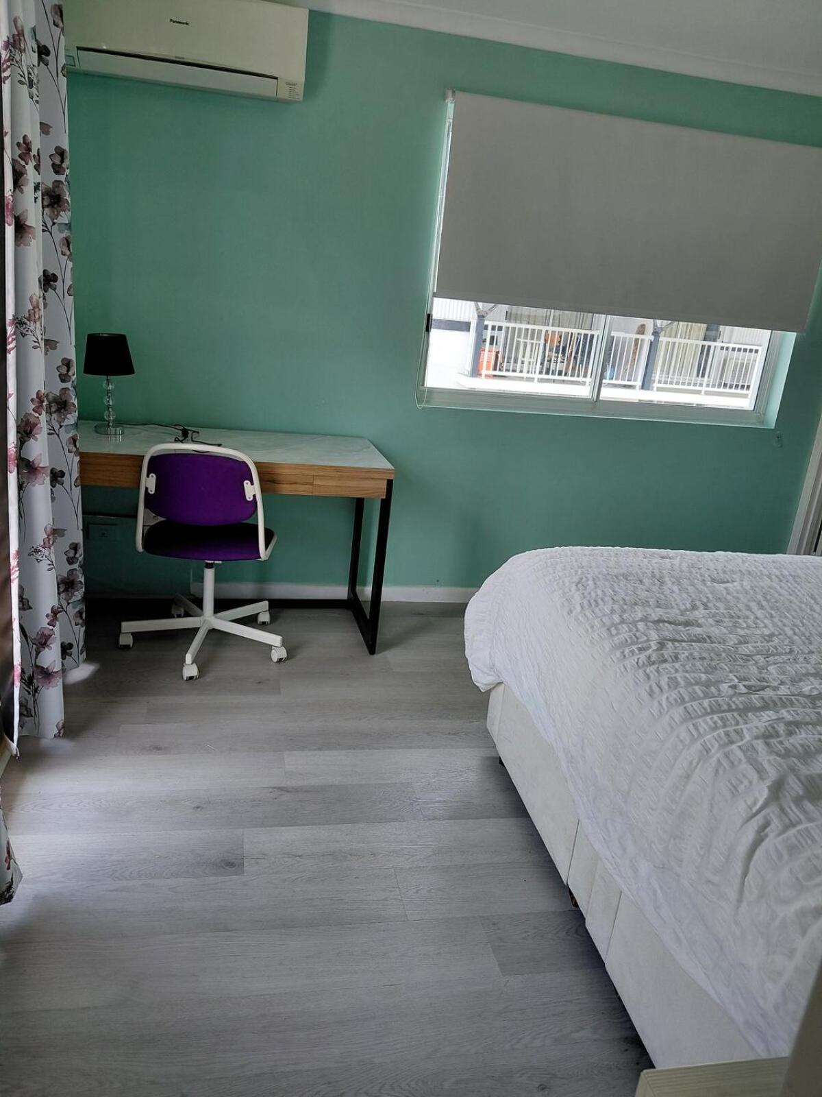 Riverfront Duplex With Unbeatable Connectivity Apartment