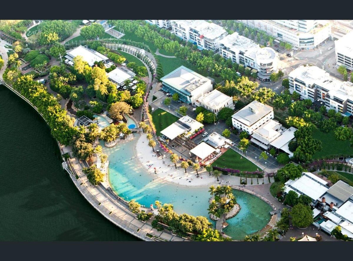 South Bank Penthouse - Streets Access - Free Parking Brisbane