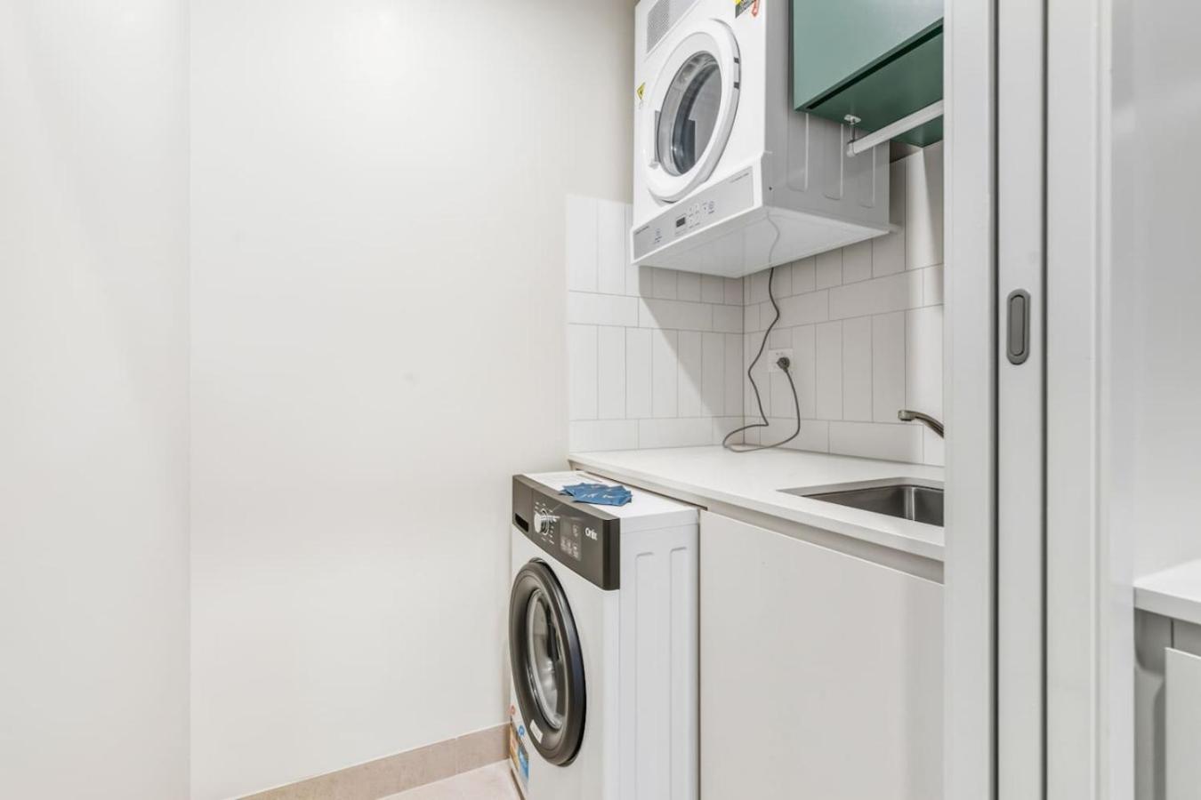 Modern 2br Retreat Heart Of Vibrant West End * Brisbane