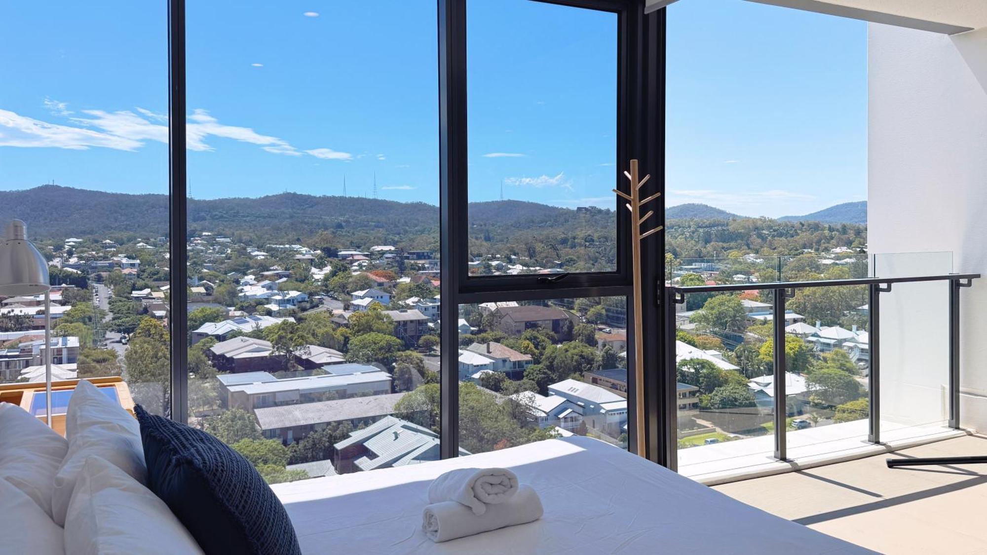 Apartment Amazing Views 2bd 2ba Homey Toowong Abode Pool M29