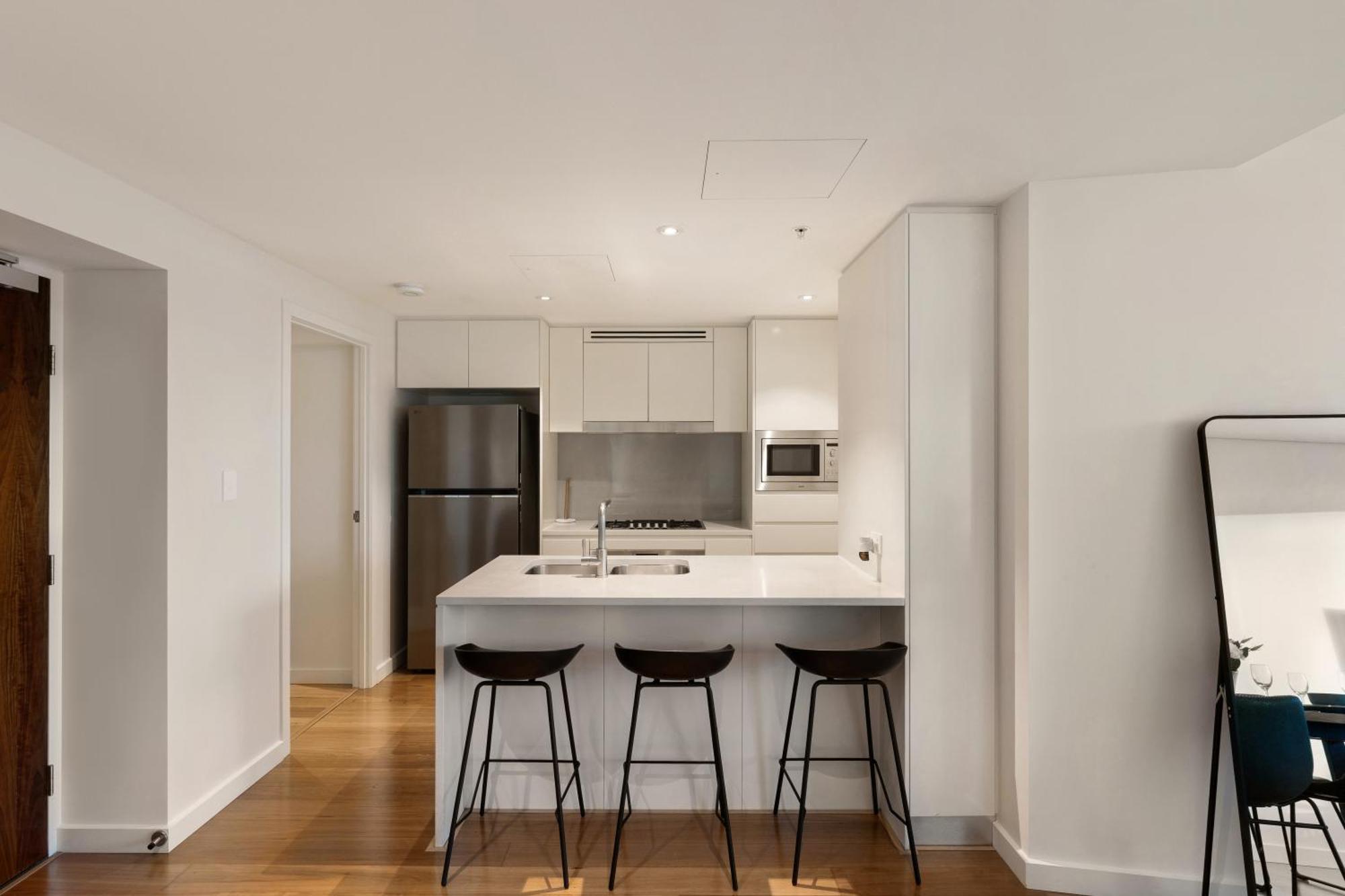 Apartment Skytower 72nd Floor 3br With Parking, Pool And Gym *