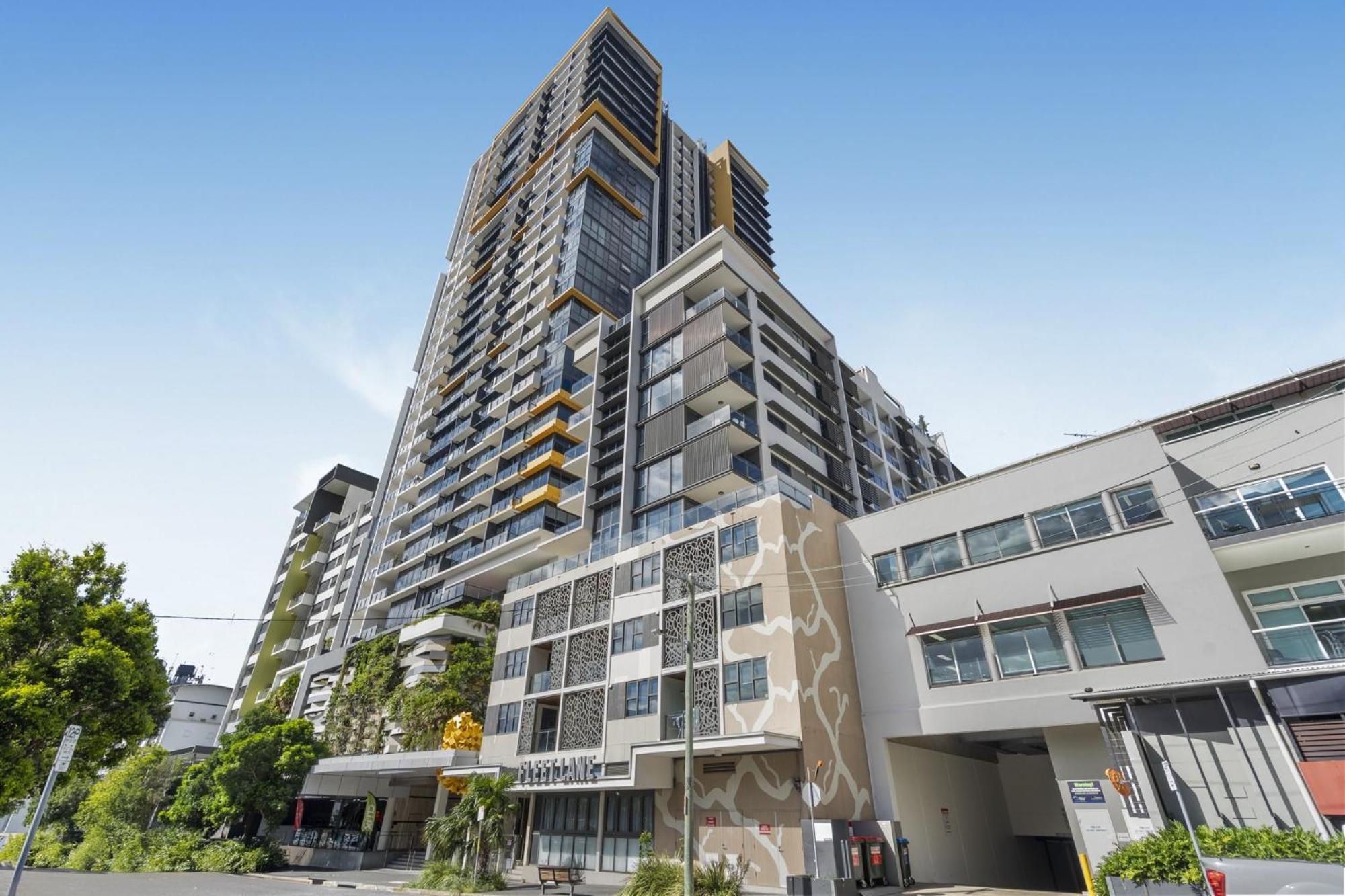 Apartment Stylish 2-bed In South *