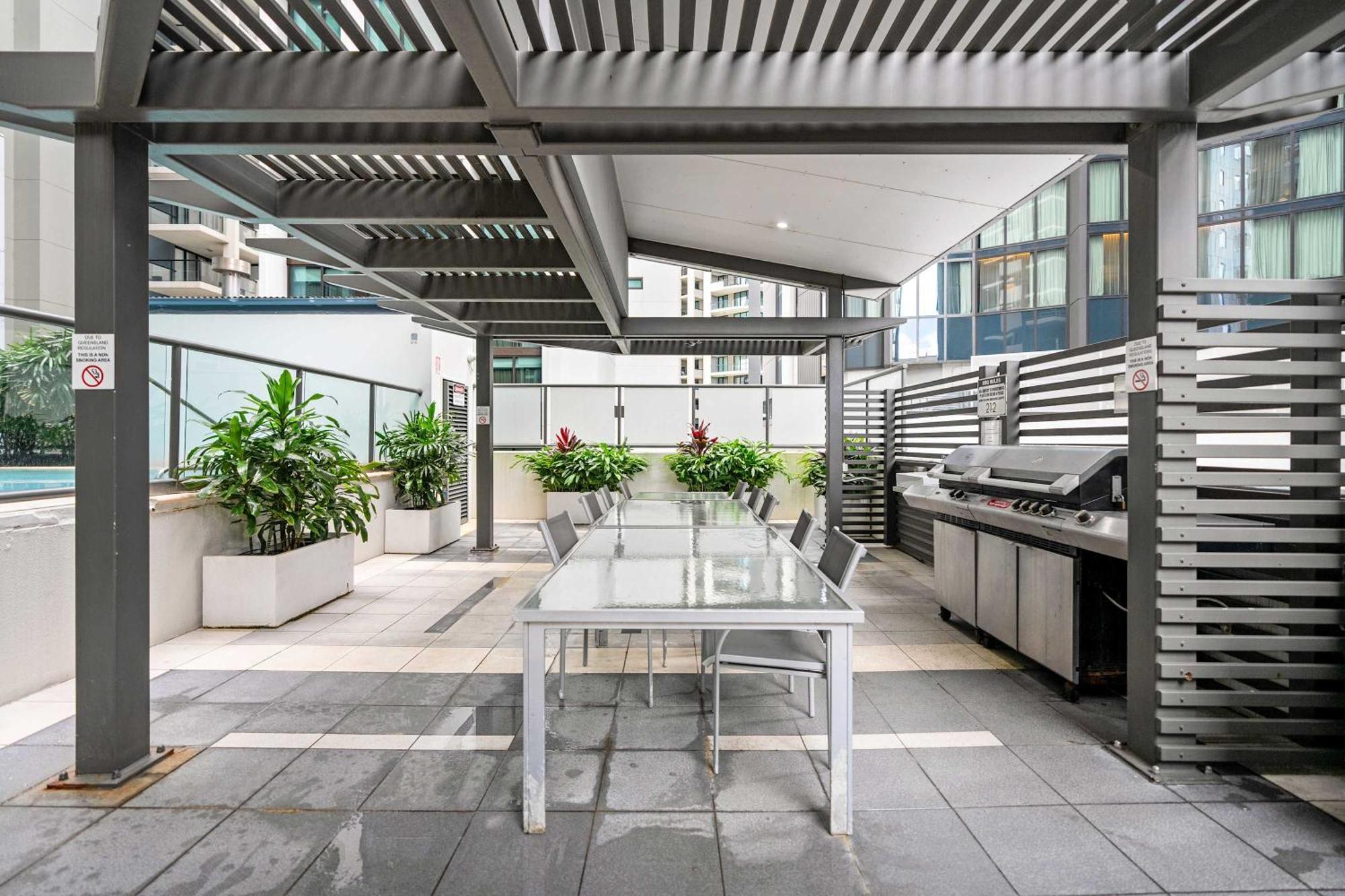 2-bed With River Views * Brisbane