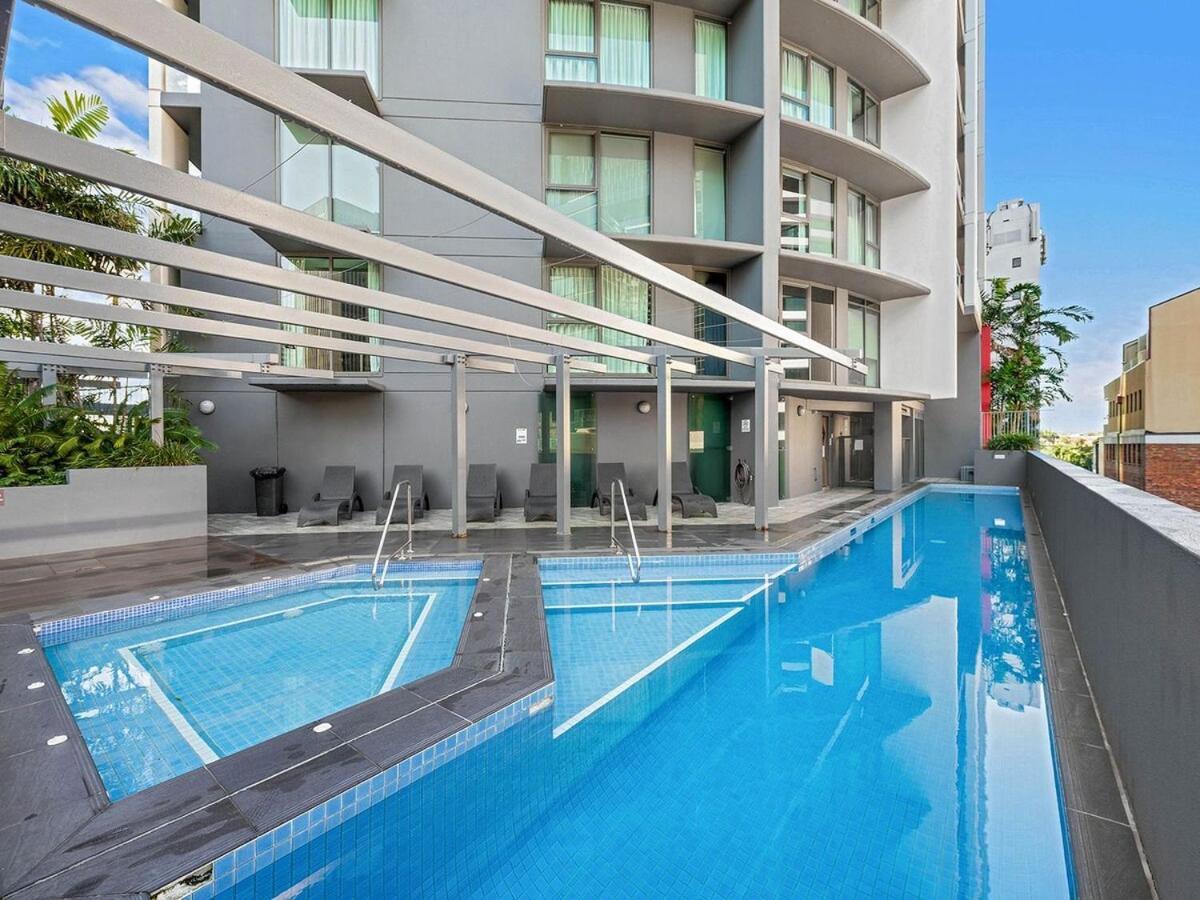 Direct Story Bridge Views - Sleeps 6 - Parking -