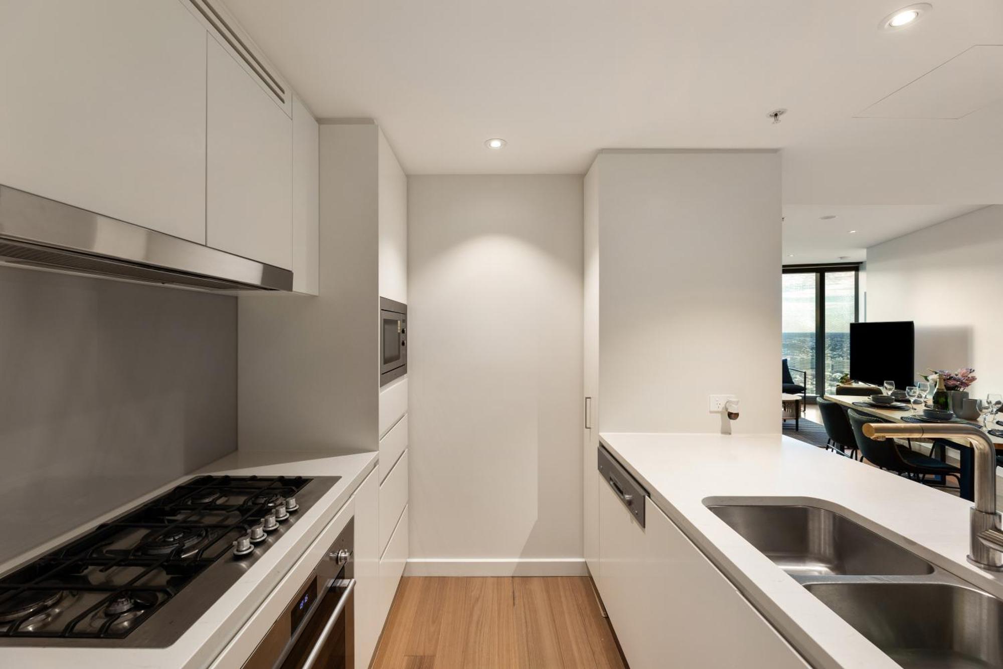 Apartment Skytower 72nd Floor 3br With Parking, Pool And Gym *