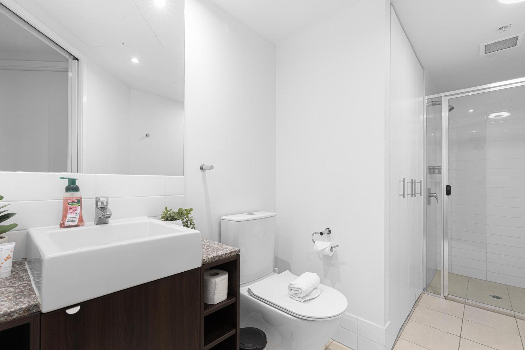 Apartment Oaks Panoramic 2br With Pool, Parking, Gym *