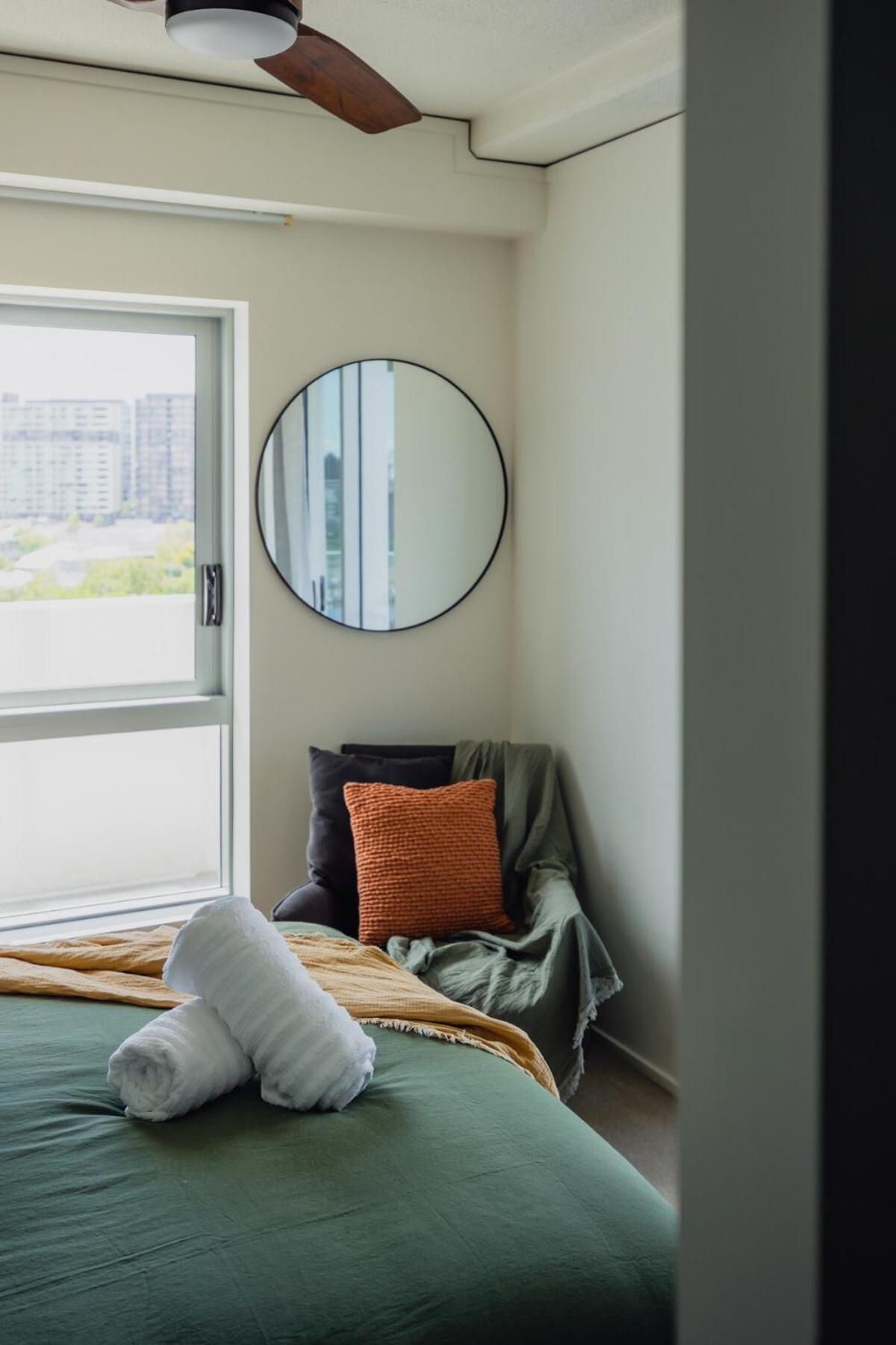 Exec Walk To Rna & King St, Pool, Gym, Parkng Apartment *