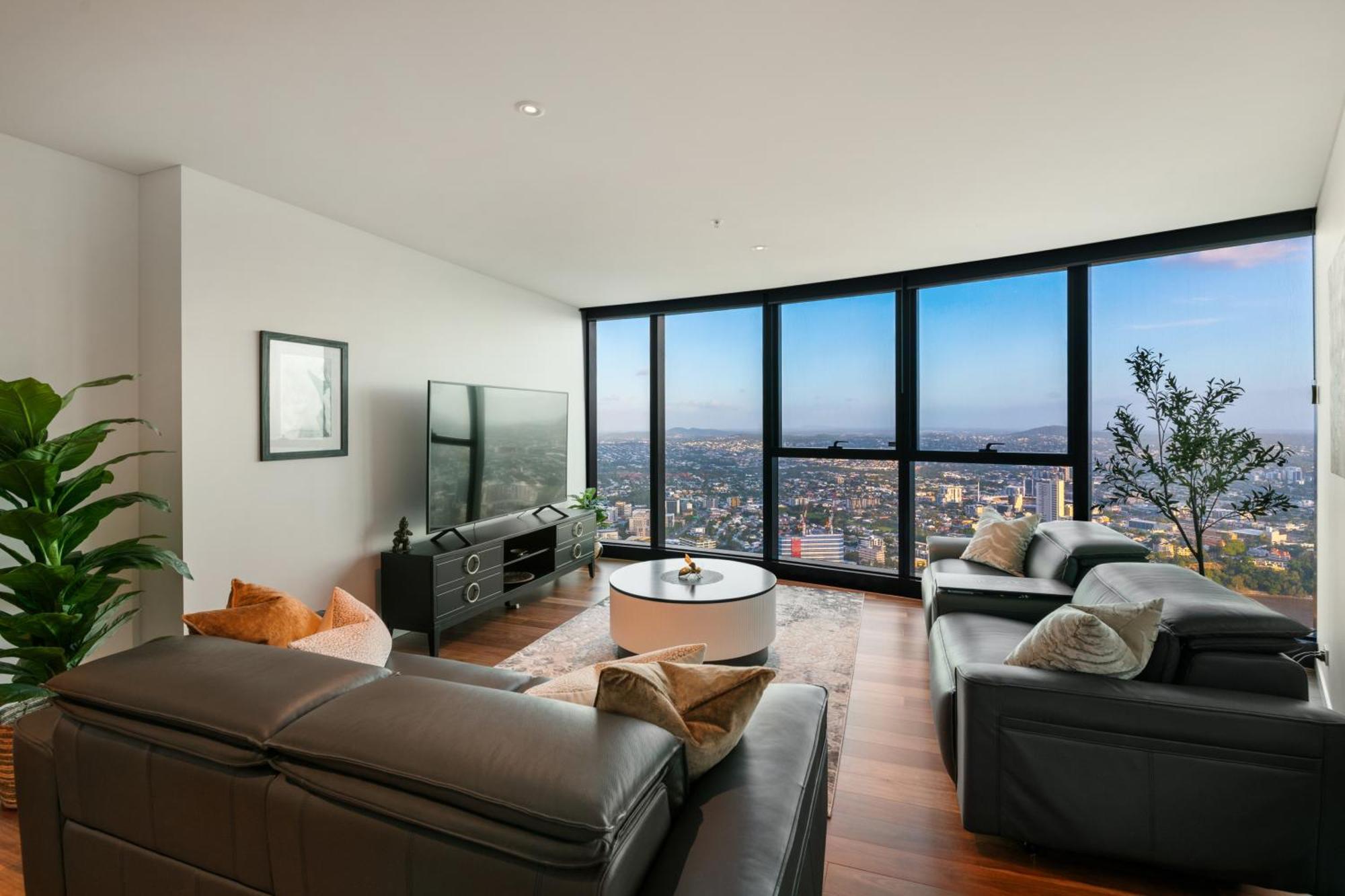 Skylight With Free Parking Apartment