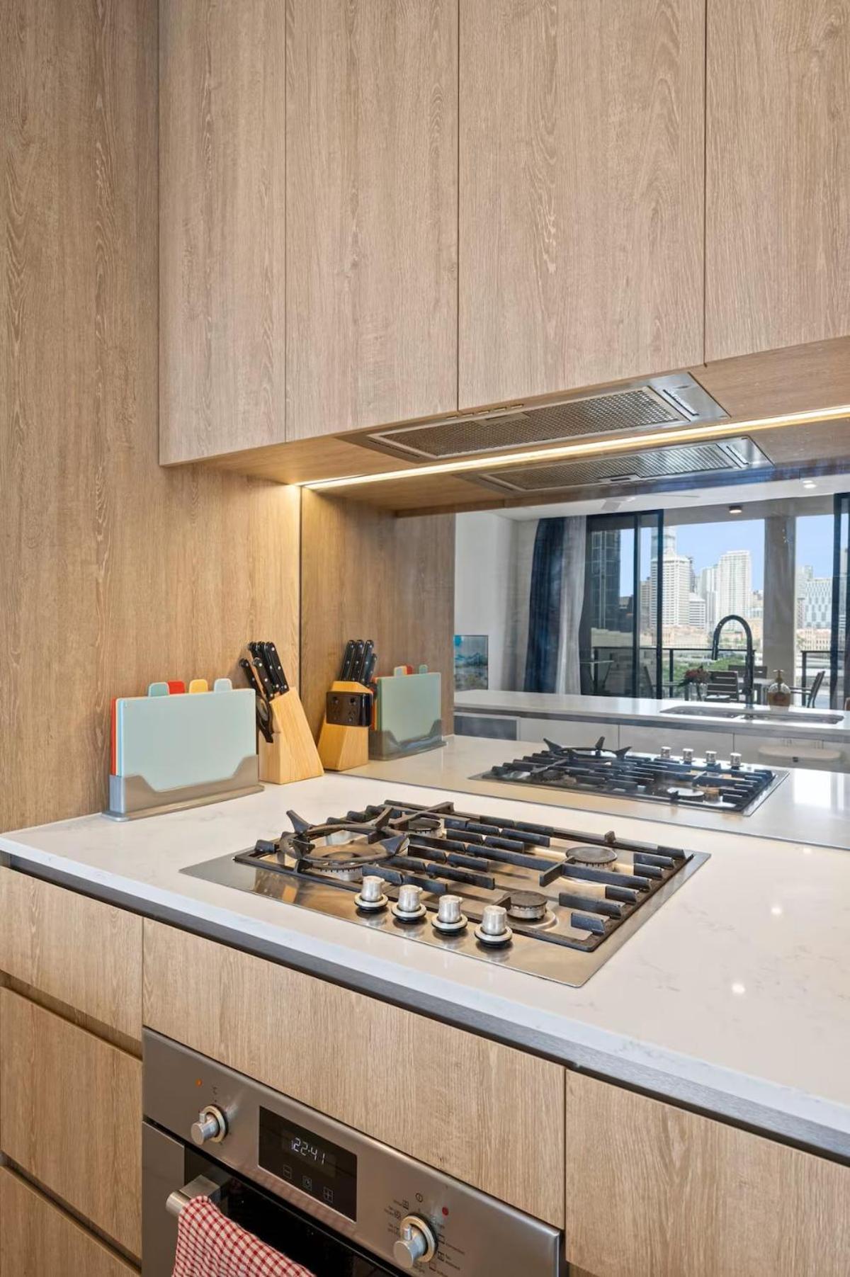 Apartment Level 10 Views 2br With Private Balcony & Parking Brisbane