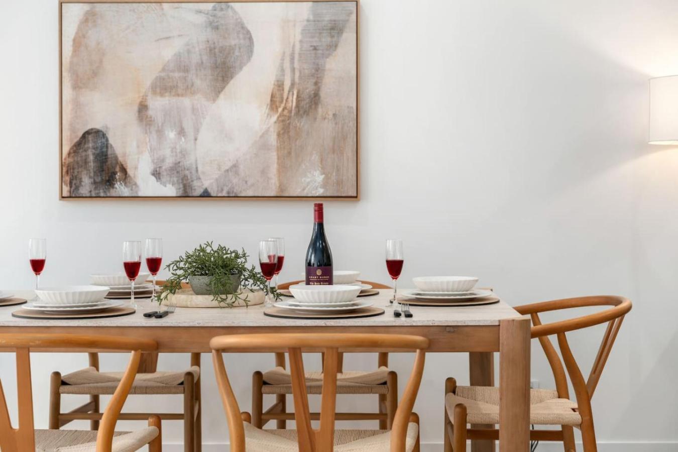 Dune Designer 2 Bedroom With River Views Parking Pool Apartment