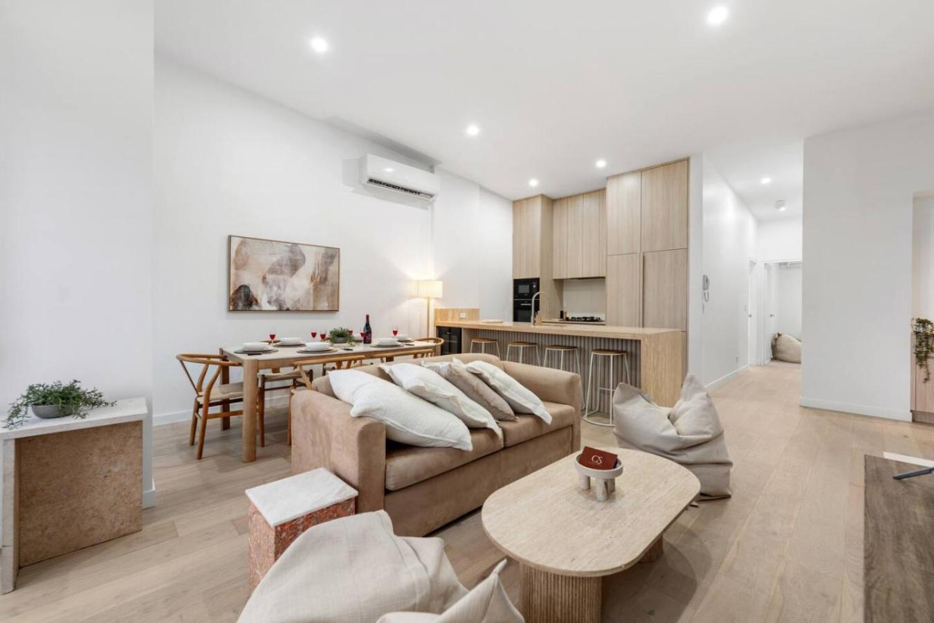 Dune Designer 2 Bedroom With River Views Parking Pool Apartment