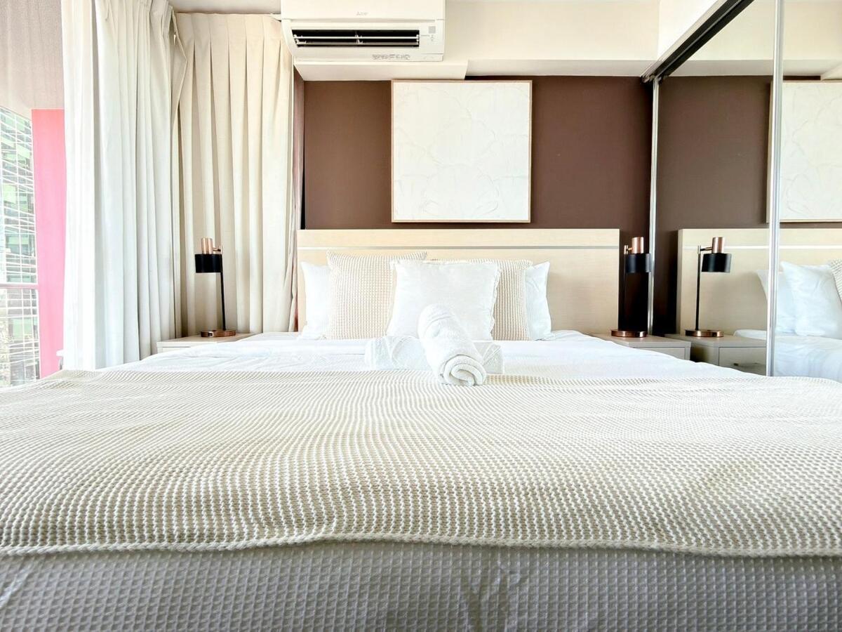 Direct Story Bridge Views - Sleeps 6 - Parking - * Brisbane