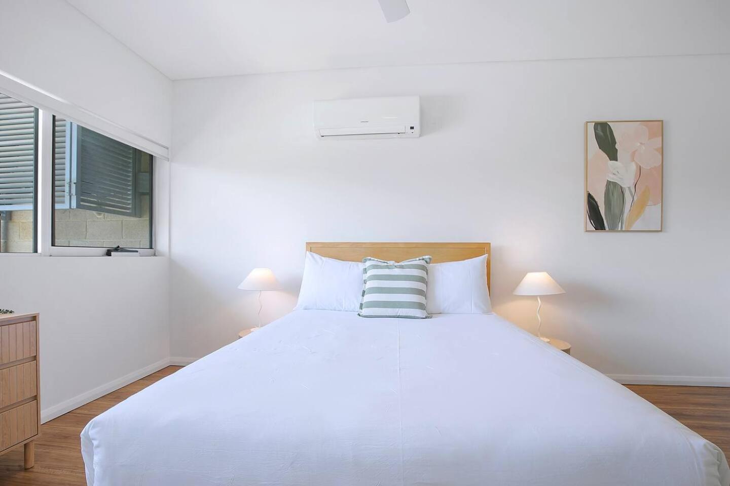 Bulimba Solace - Poolside Living By River Apartment *