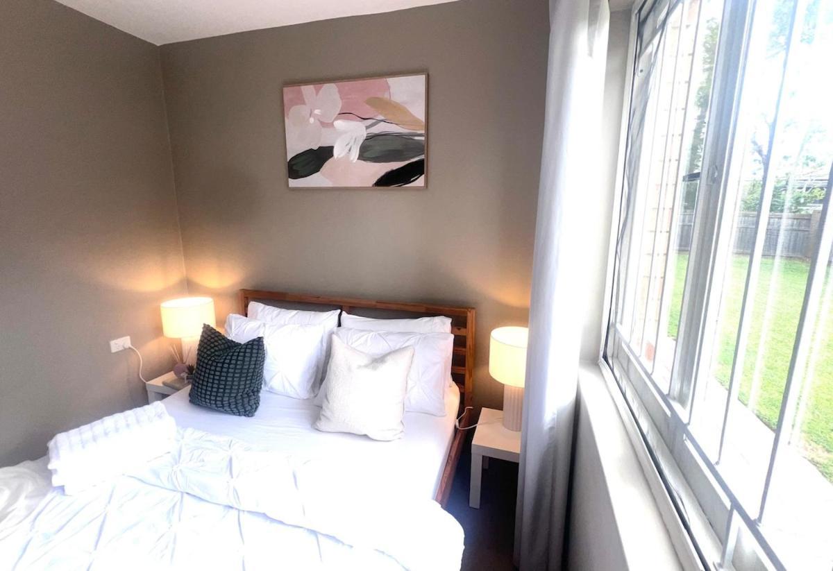 Apartment U5-traditional Qld Unit With Backyard-fresh-quiet Leafy Centre-newac Smarttv