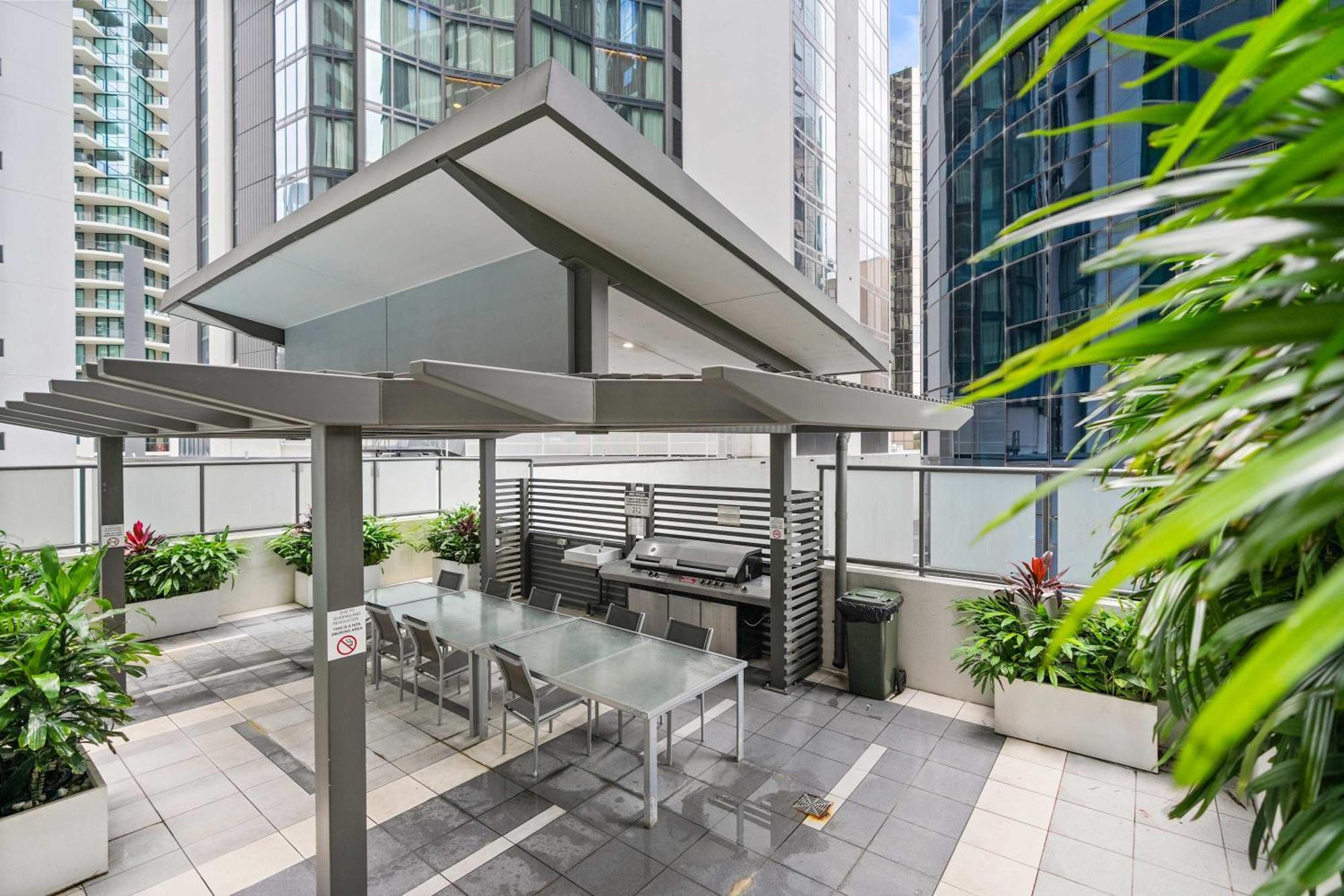 2-bed With River Views *