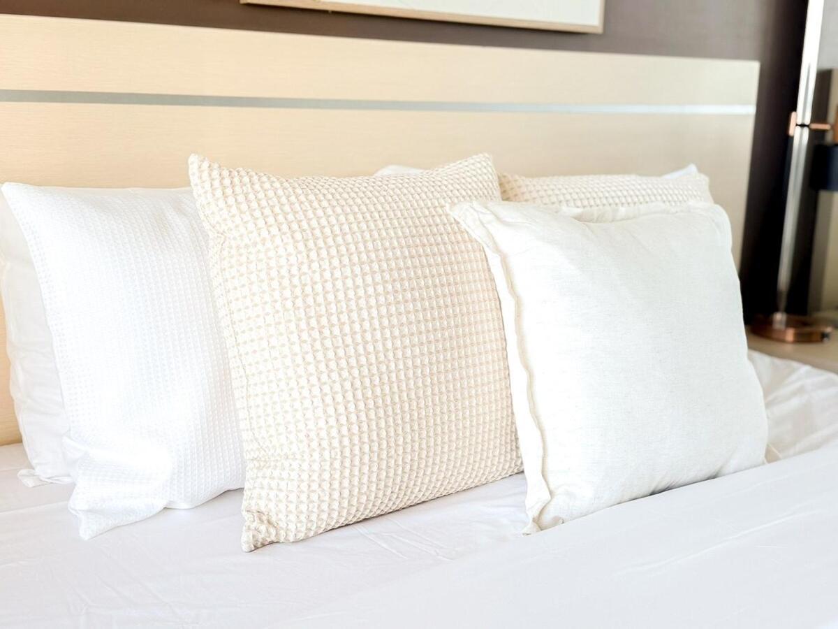 Direct Story Bridge Views - Sleeps 6 - Parking - Apartment Brisbane