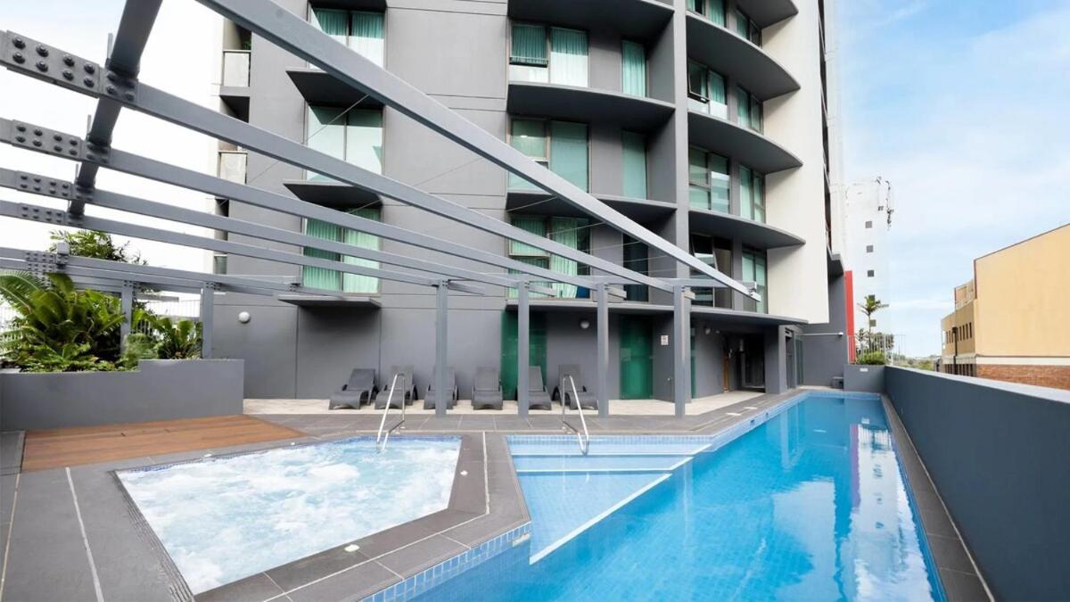 Cbd - Free Parking - Pool Gym - 4 People Apartment *