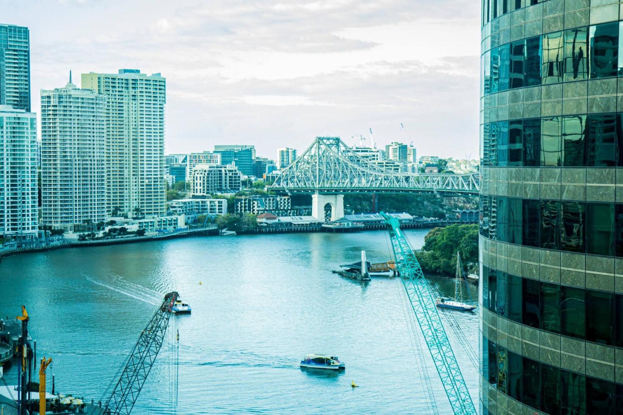 Story Bridge Views In Cbd *