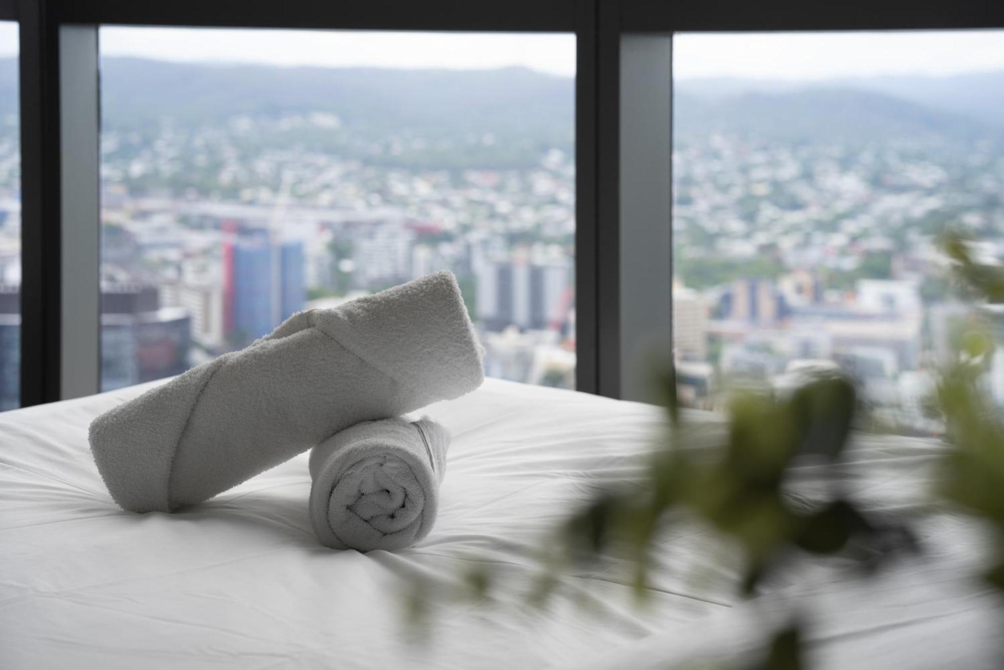 Dreamy Skyline Views-pool Sauna Gym-meriton Soleil * Brisbane