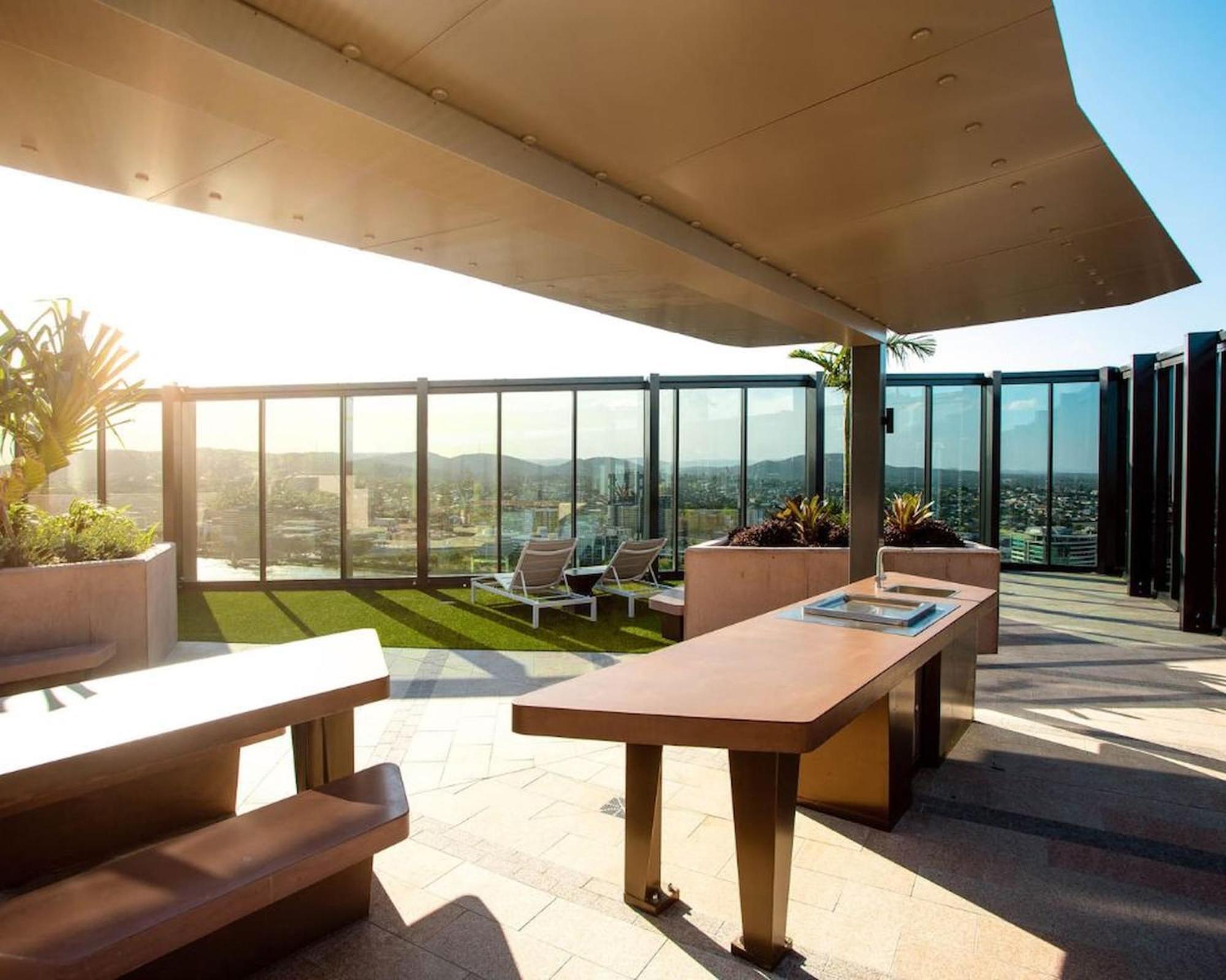 Apartment 1br One Modern High-rise With Pool & Gym Access Brisbane