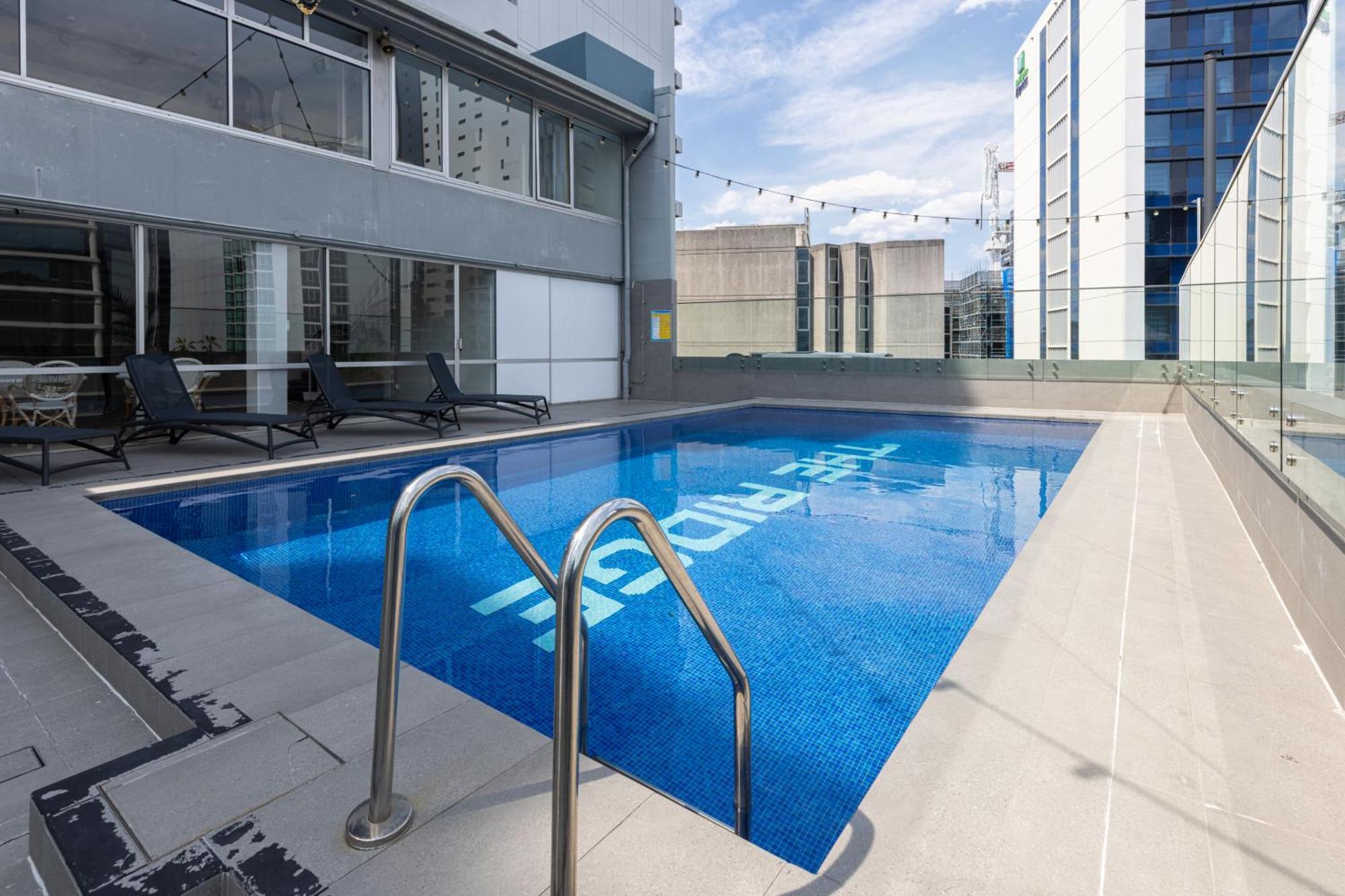 Apartment Stylish 2br Cityside With Pool, Gym And Parking