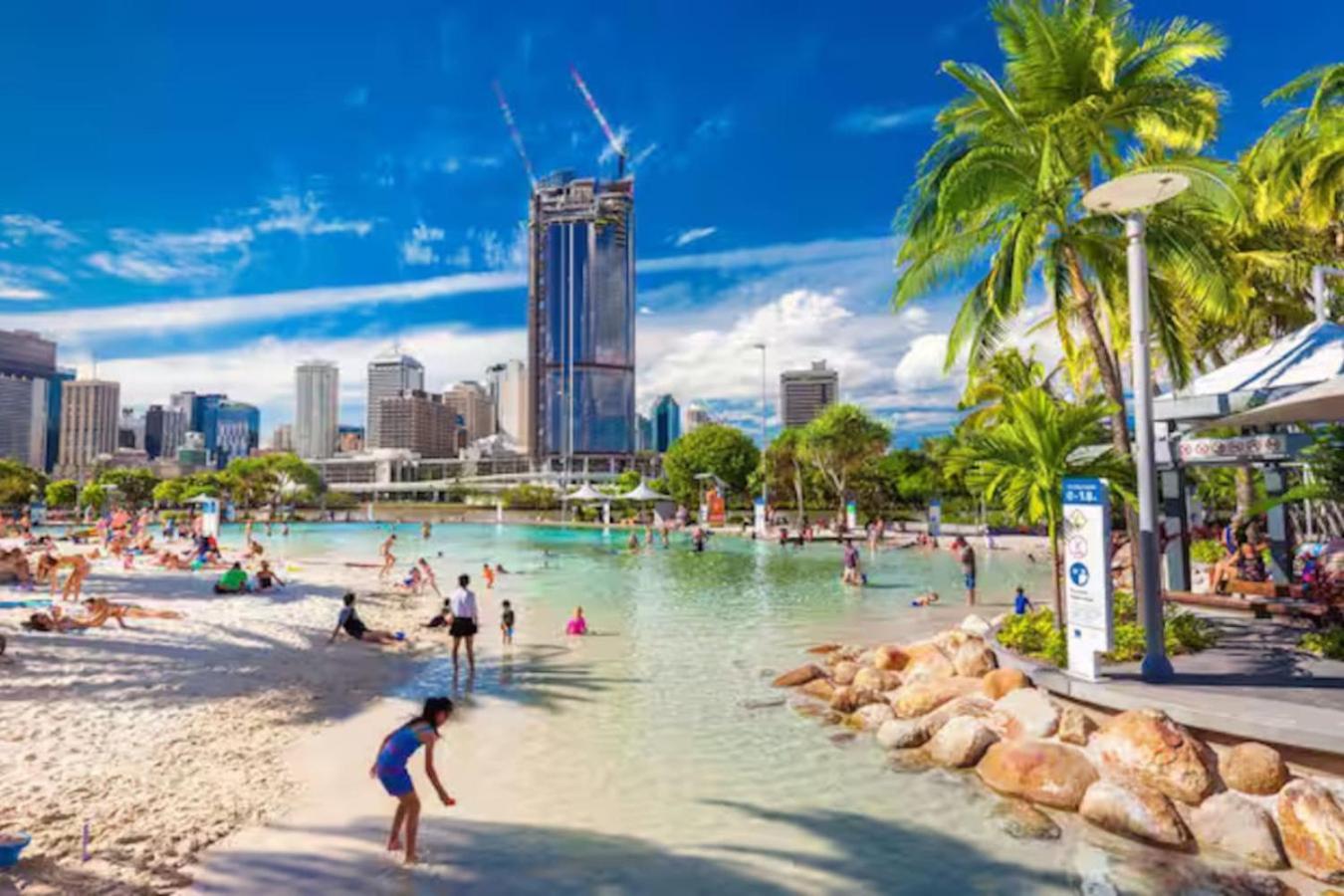 Apartment Skytower 72nd Floor 3br With Parking, Pool And Gym Brisbane