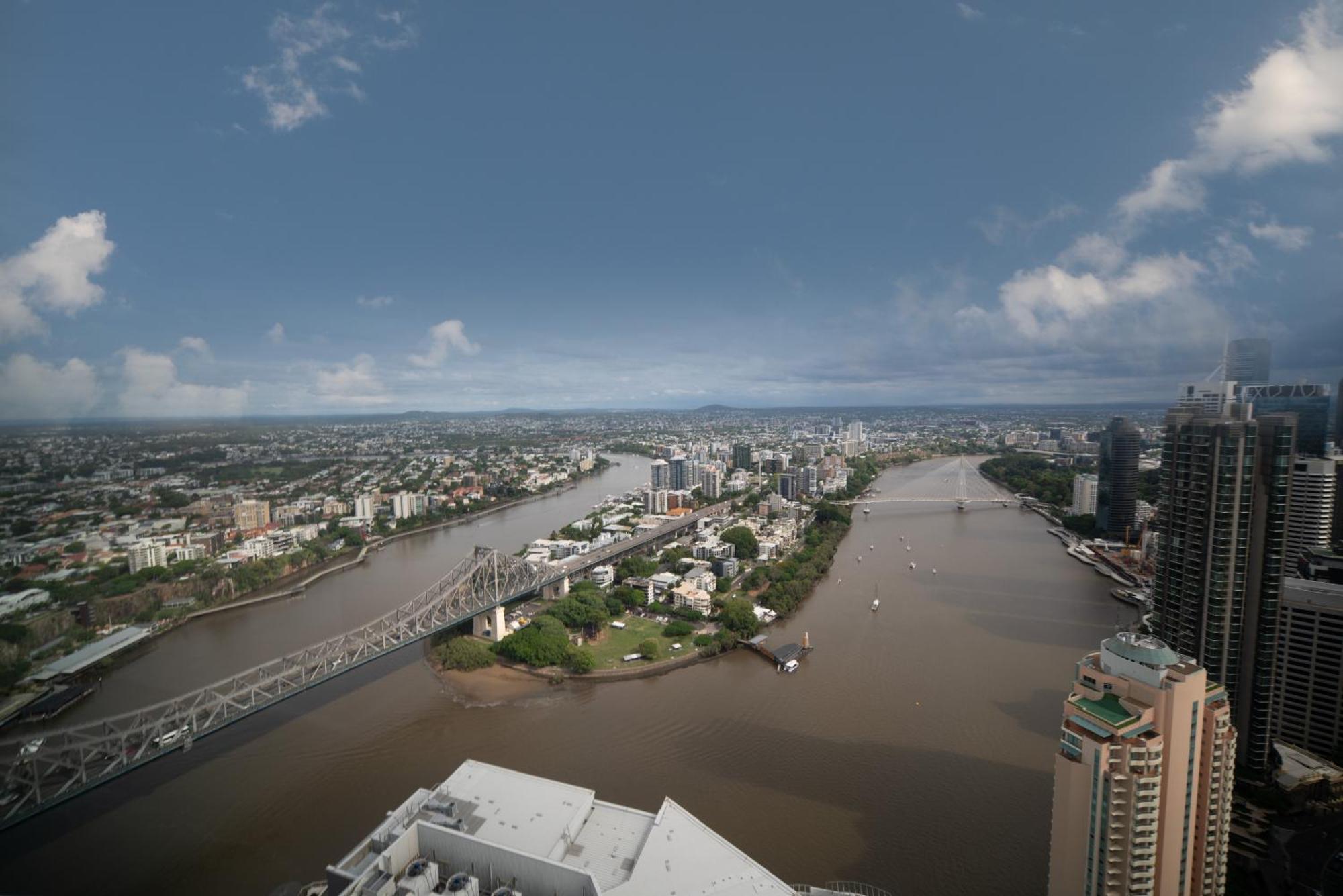 Dreamy Skyline Views-pool Sauna Gym-meriton Soleil Apartment *