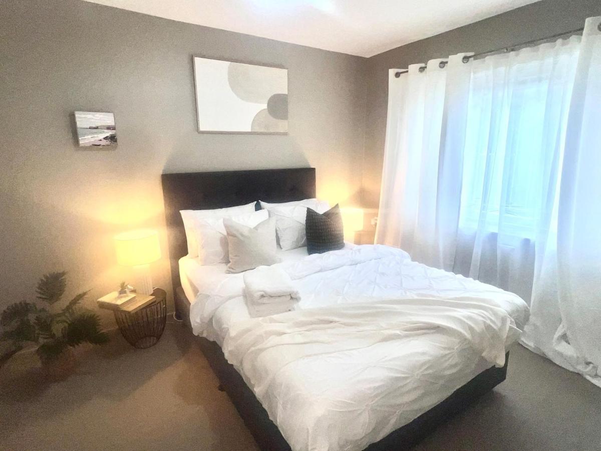 U5-traditional Qld Unit With Backyard-fresh-quiet Leafy Centre-newac Smarttv Apartment *