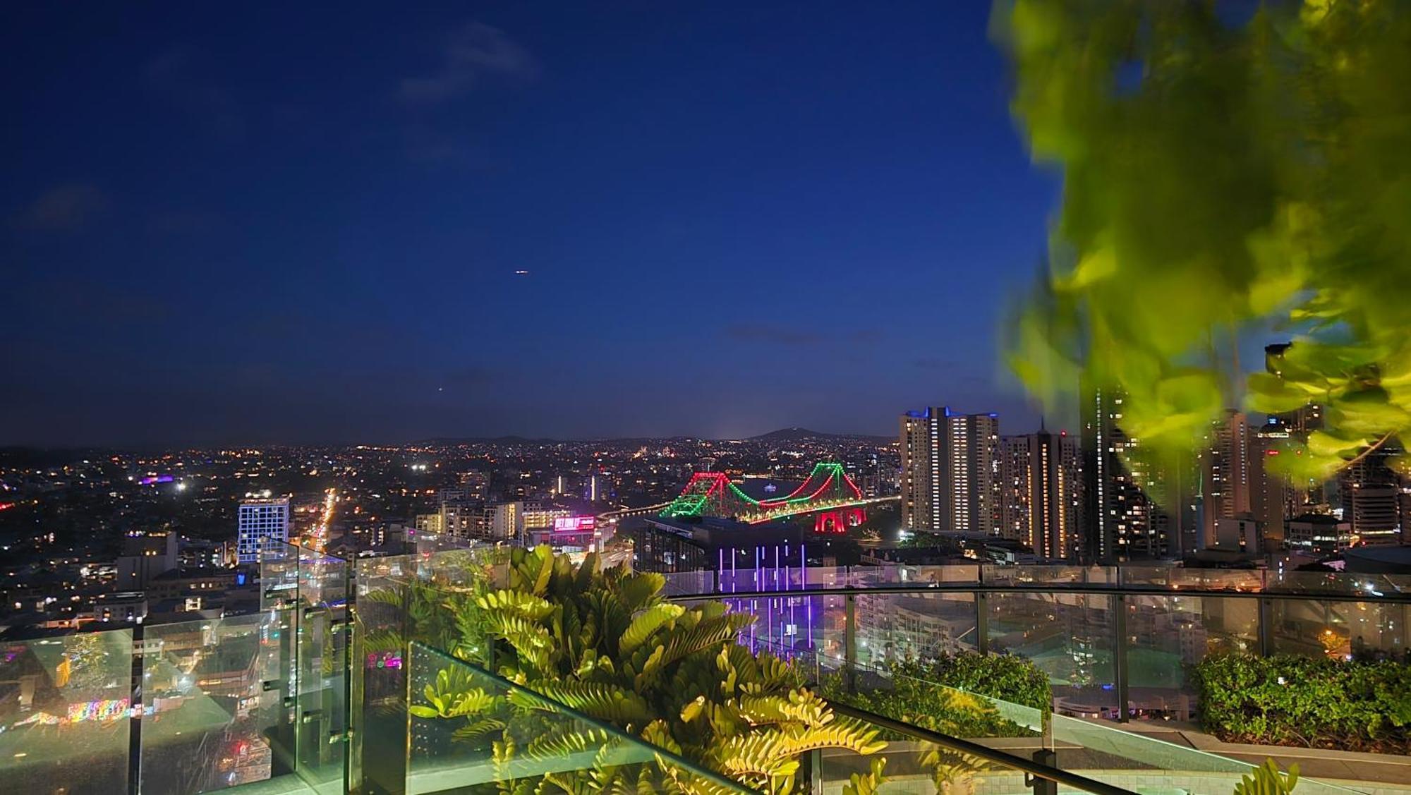 Fv 1br With Rooftop Pool Brisbane