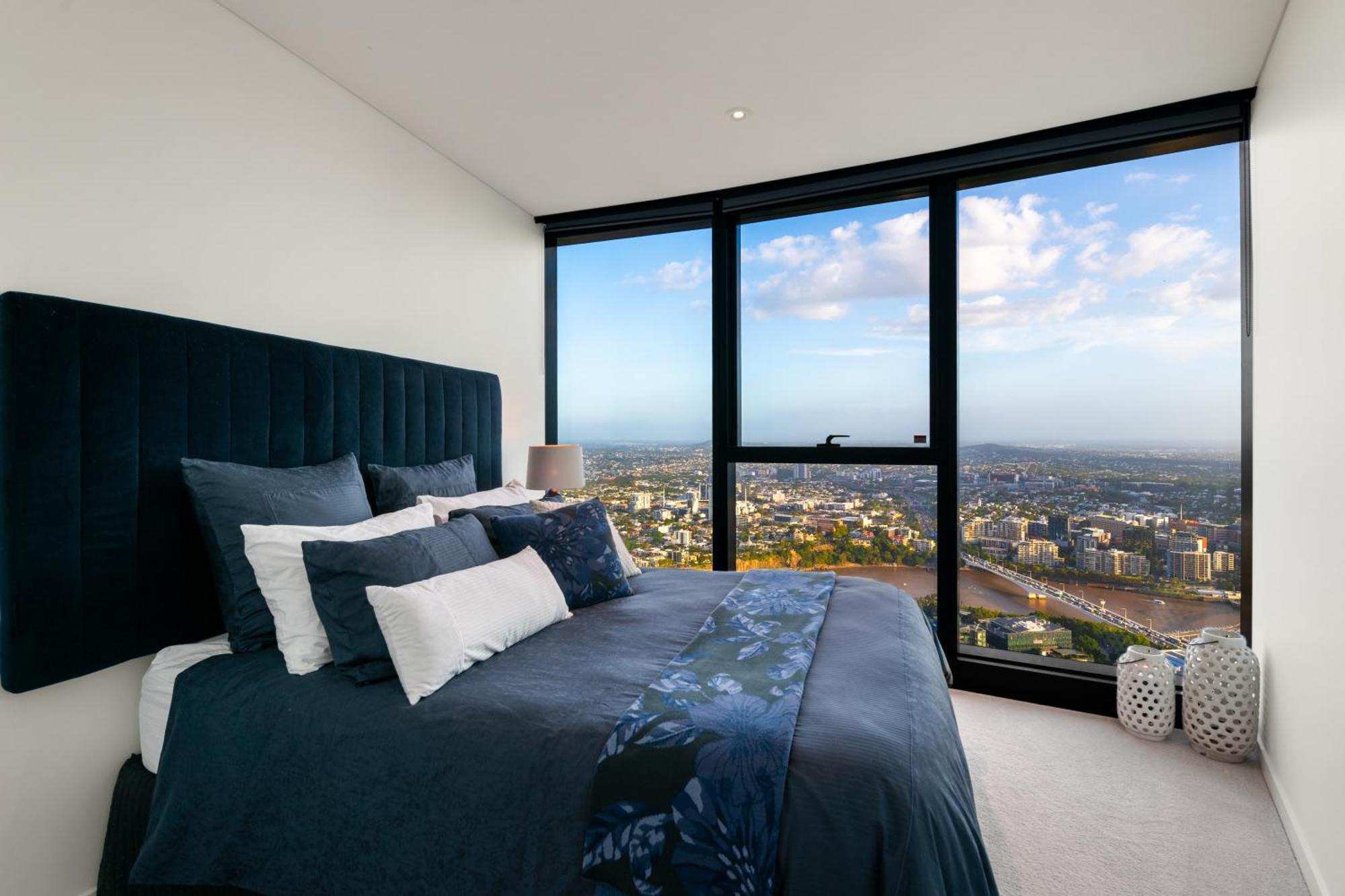 Skylight With Free Parking Apartment