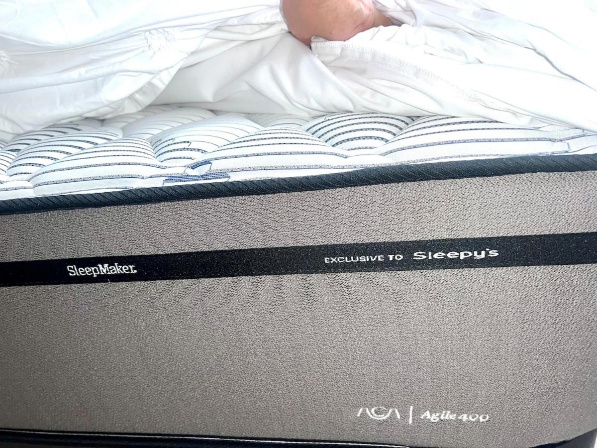 U5-traditional Qld Unit With Backyard-fresh-quiet Leafy Centre-newac Smarttv * Brisbane