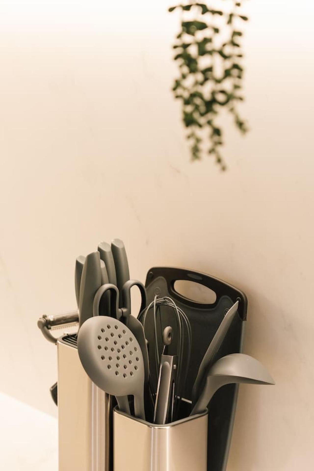 Modern 2br Retreat Heart Of Vibrant West End