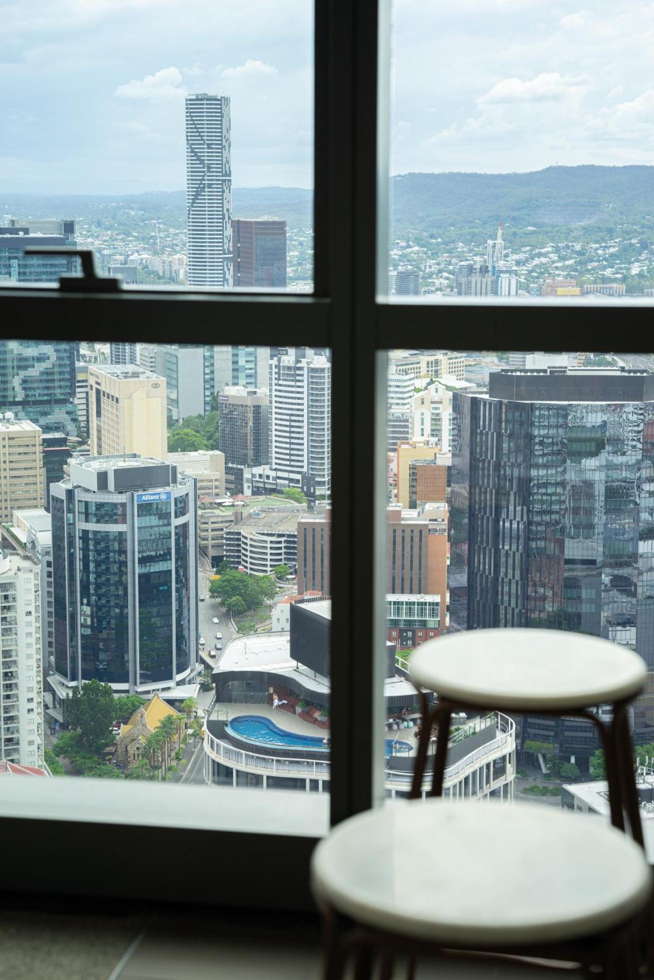 Dreamy Skyline Views-pool Sauna Gym-meriton Soleil * Brisbane