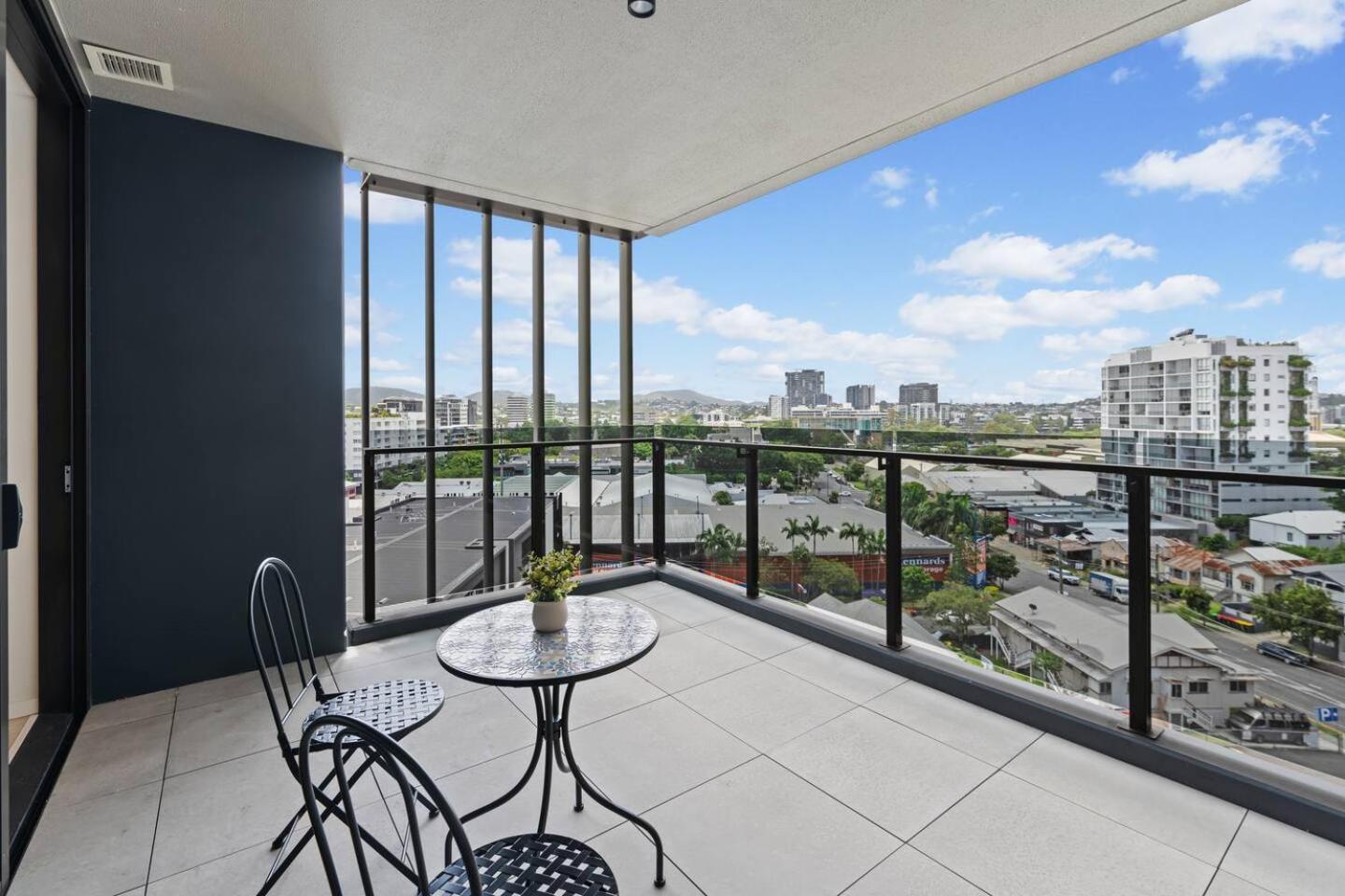 Heart Of Riverview Balcony Pool And Bbq Apartment Brisbane
