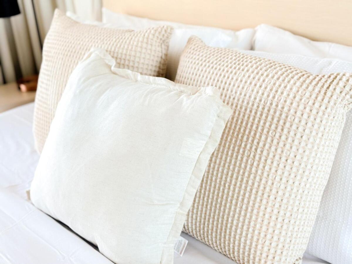 Direct Story Bridge Views - Sleeps 6 - Parking - * Brisbane