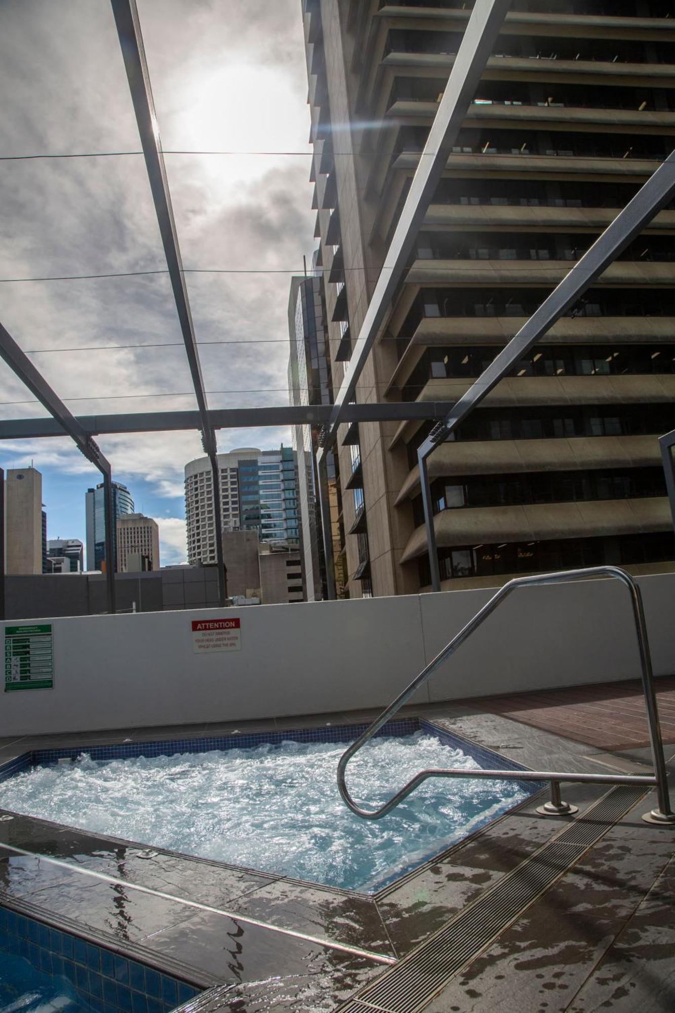 Apartment Story Bridge Views In Cbd