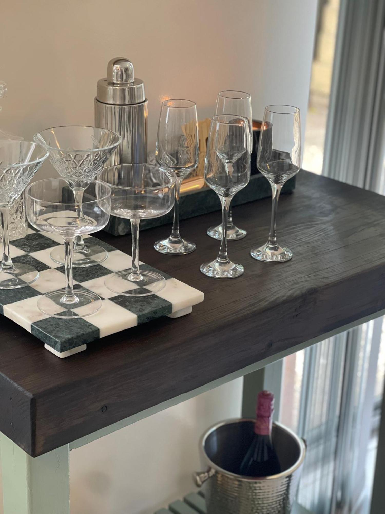 2 Bed Ground Flr Gaythorne Courtyard Apt, Parking