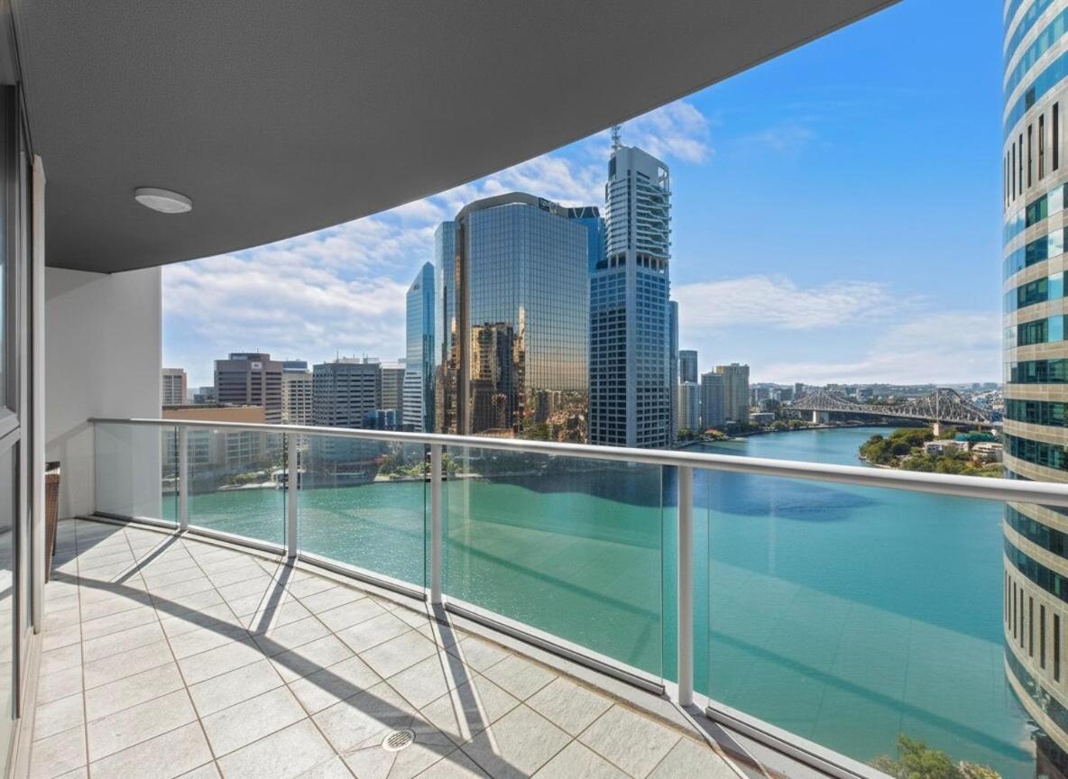 Apartment Direct Story Bridge Views - Sleeps 6 - Parking - Brisbane
