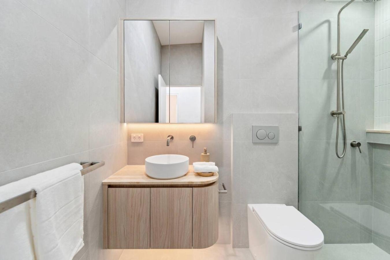 Dune Designer 2 Bedroom With River Views Parking Pool *