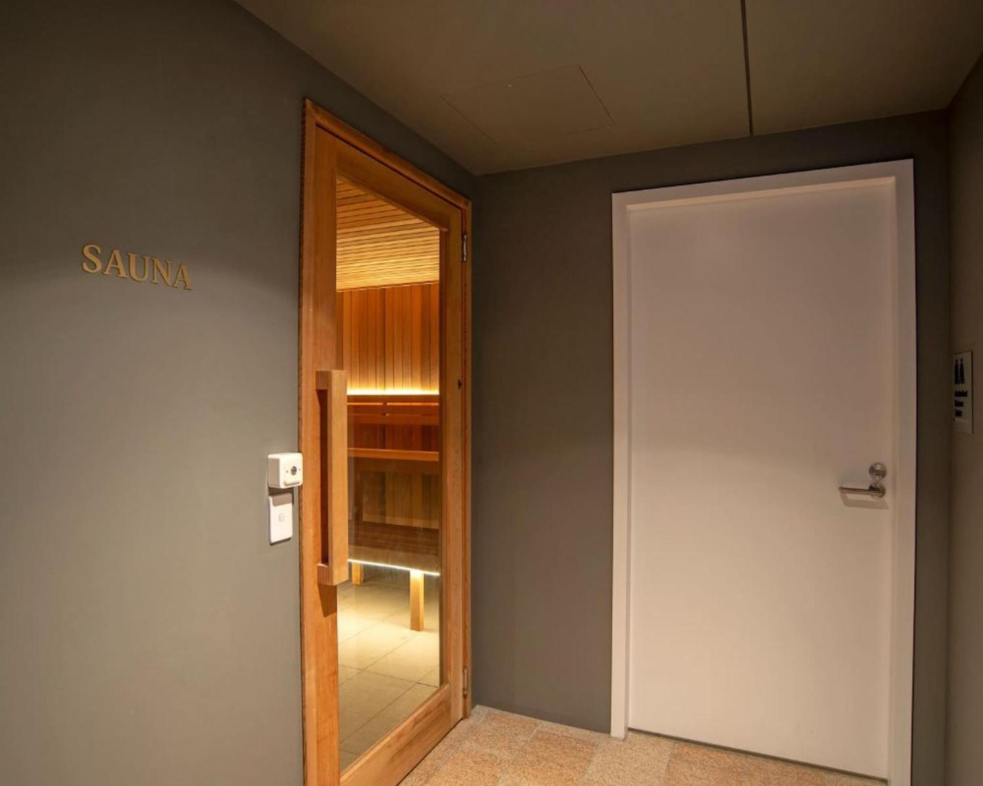 1br One Modern High-rise With Pool & Gym Access Apartment Brisbane