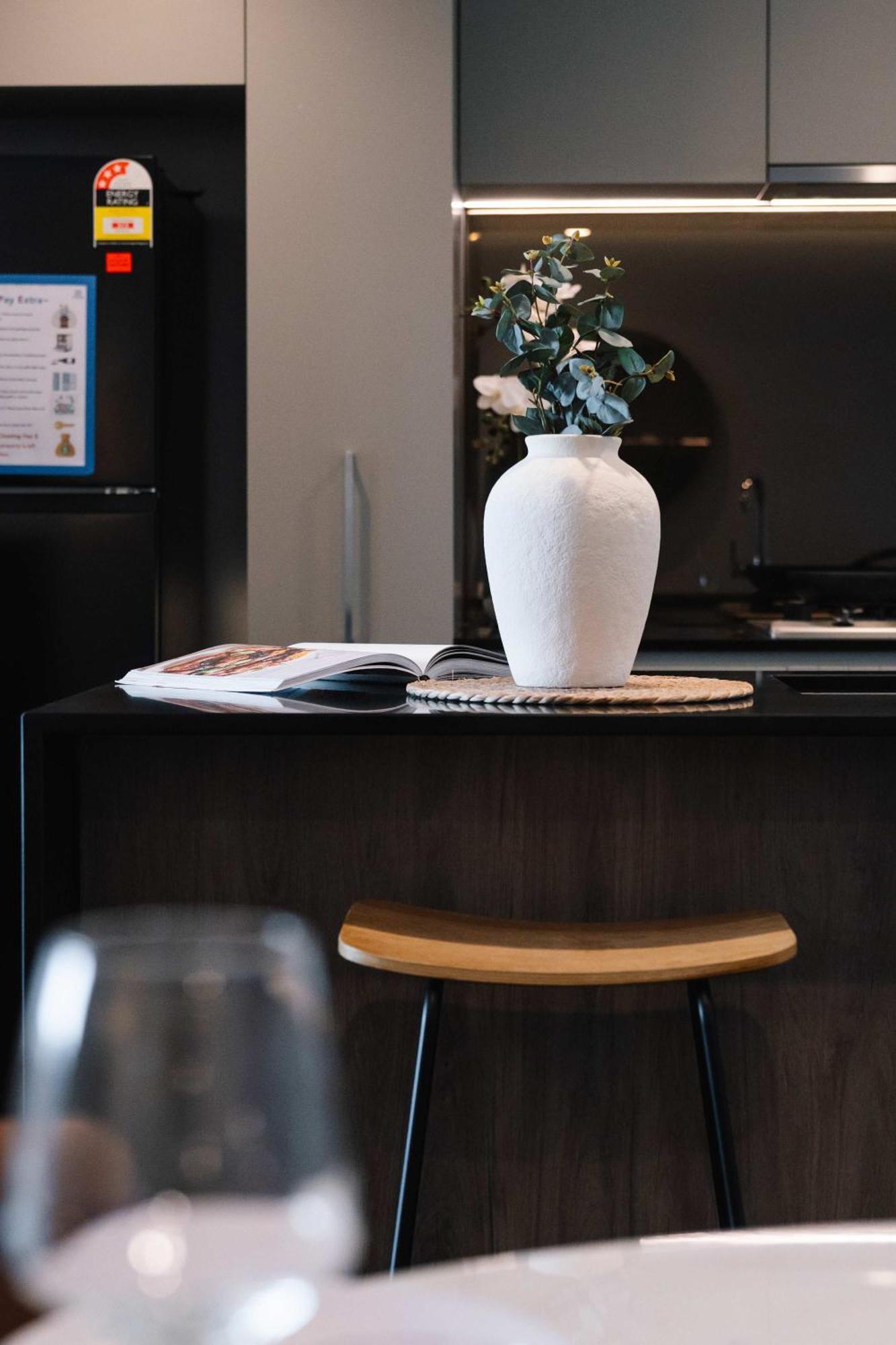 Apartment High Rise 2br In Cbd