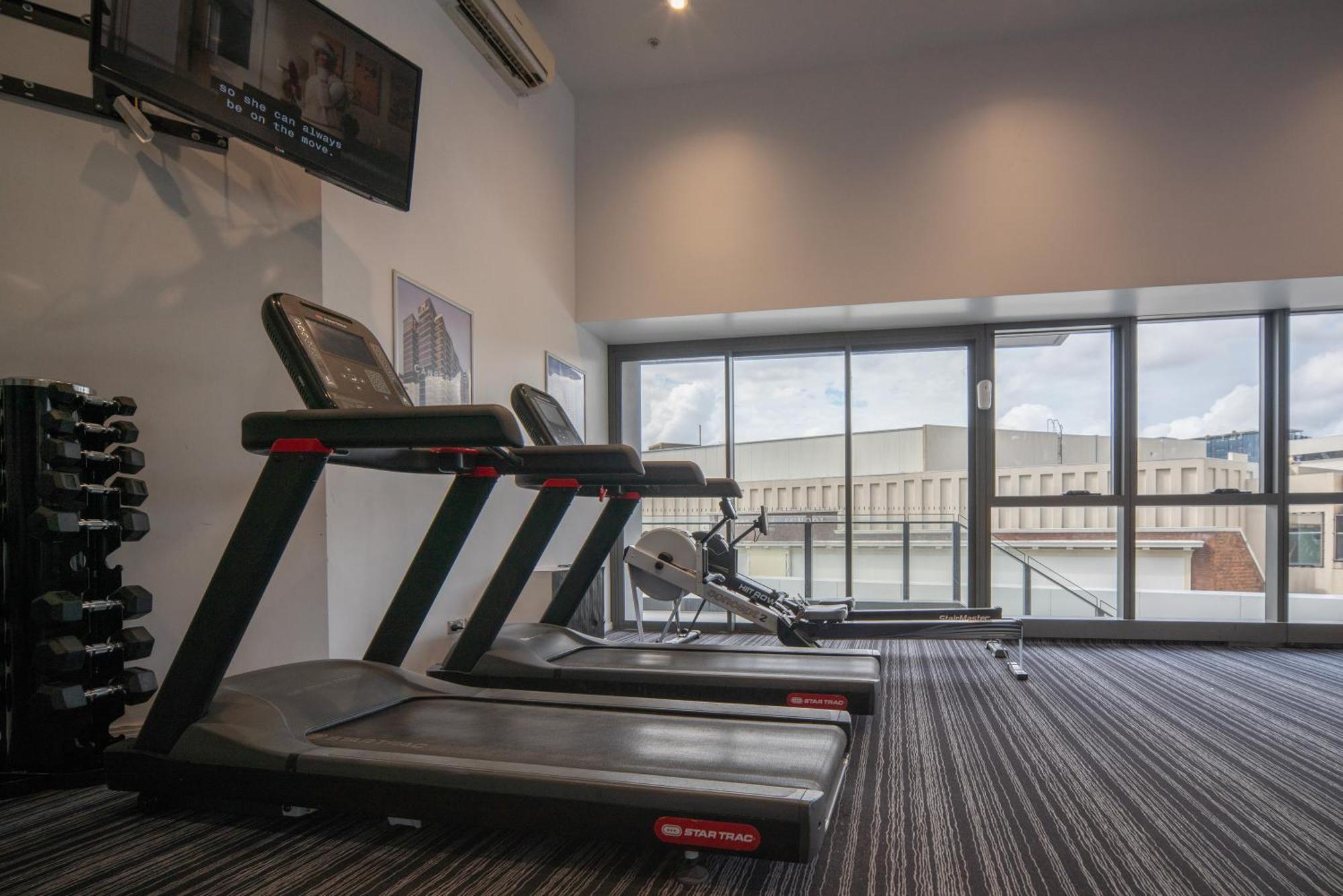 Dreamy Skyline Views-pool Sauna Gym-meriton Soleil Brisbane