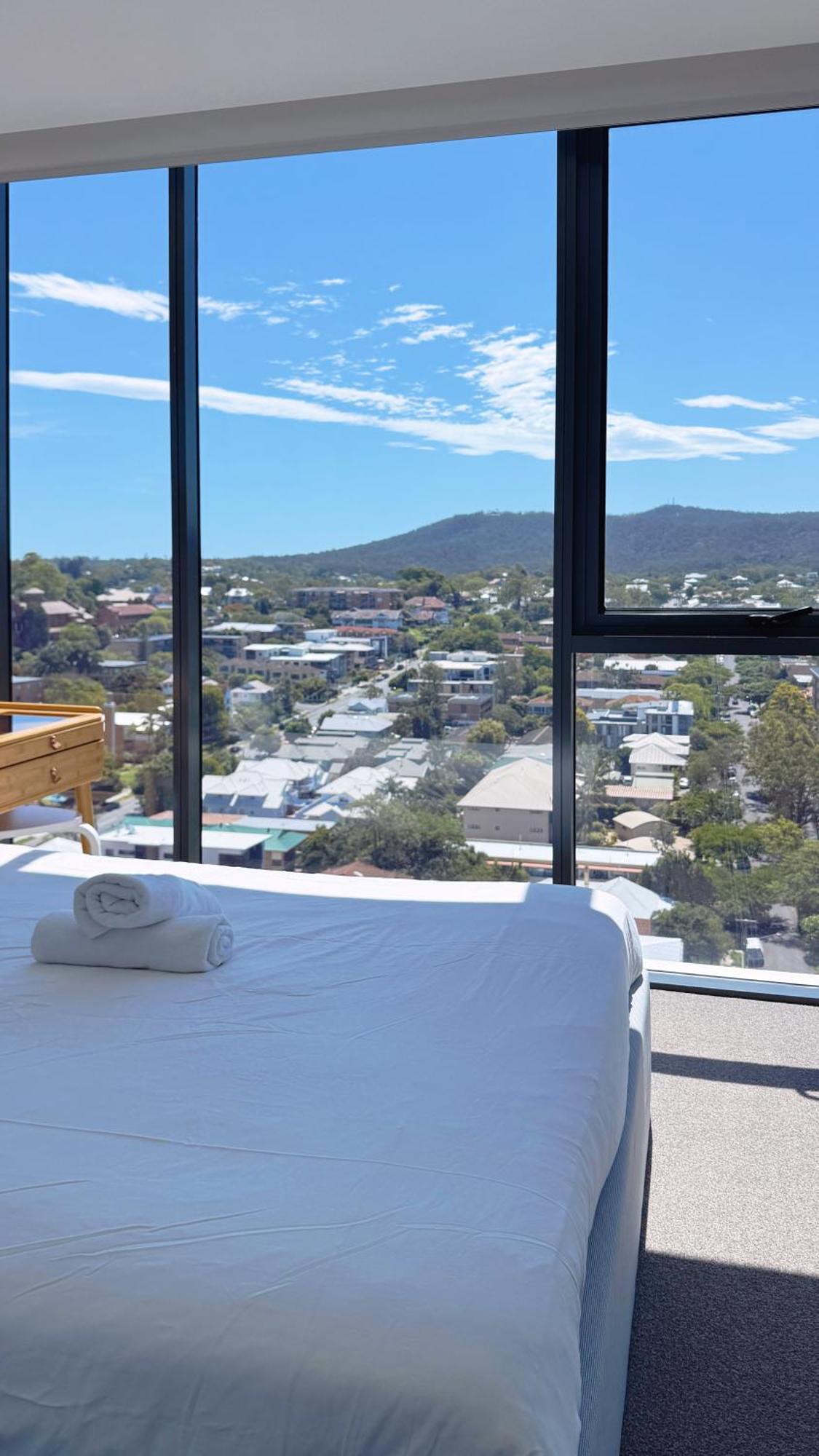 Apartment Amazing Views 2bd 2ba Homey Toowong Abode Pool M29