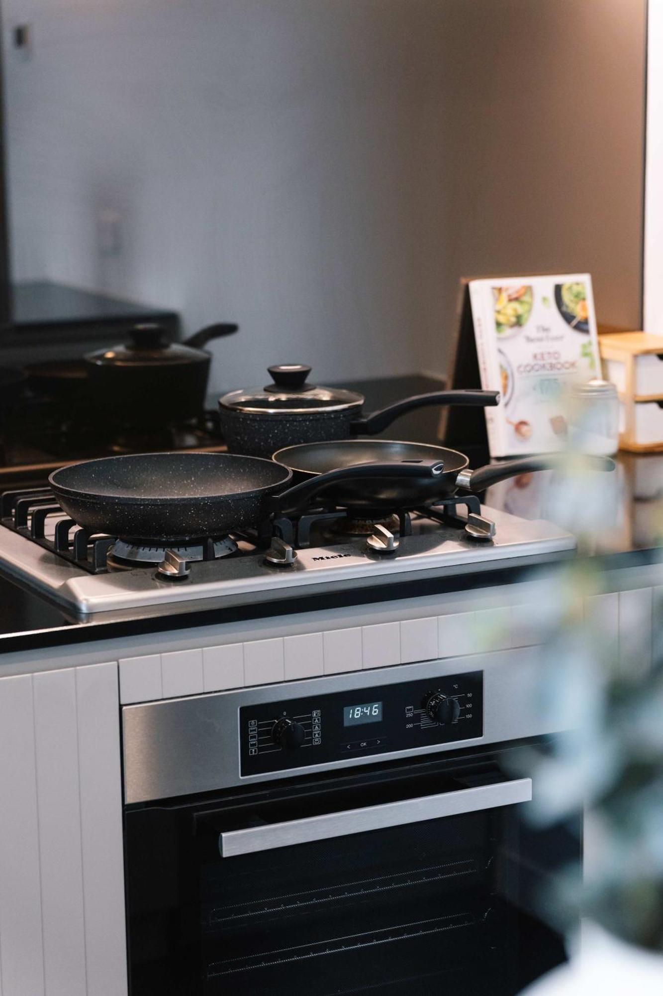 High Rise 2br In Cbd Apartment Brisbane