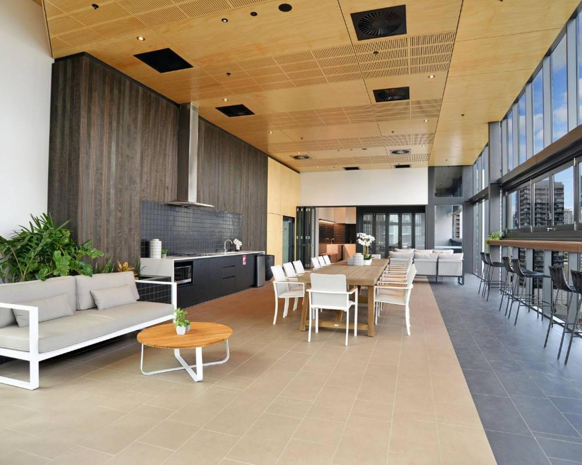 Apartment 1br One Modern High-rise With Pool & Gym Access *