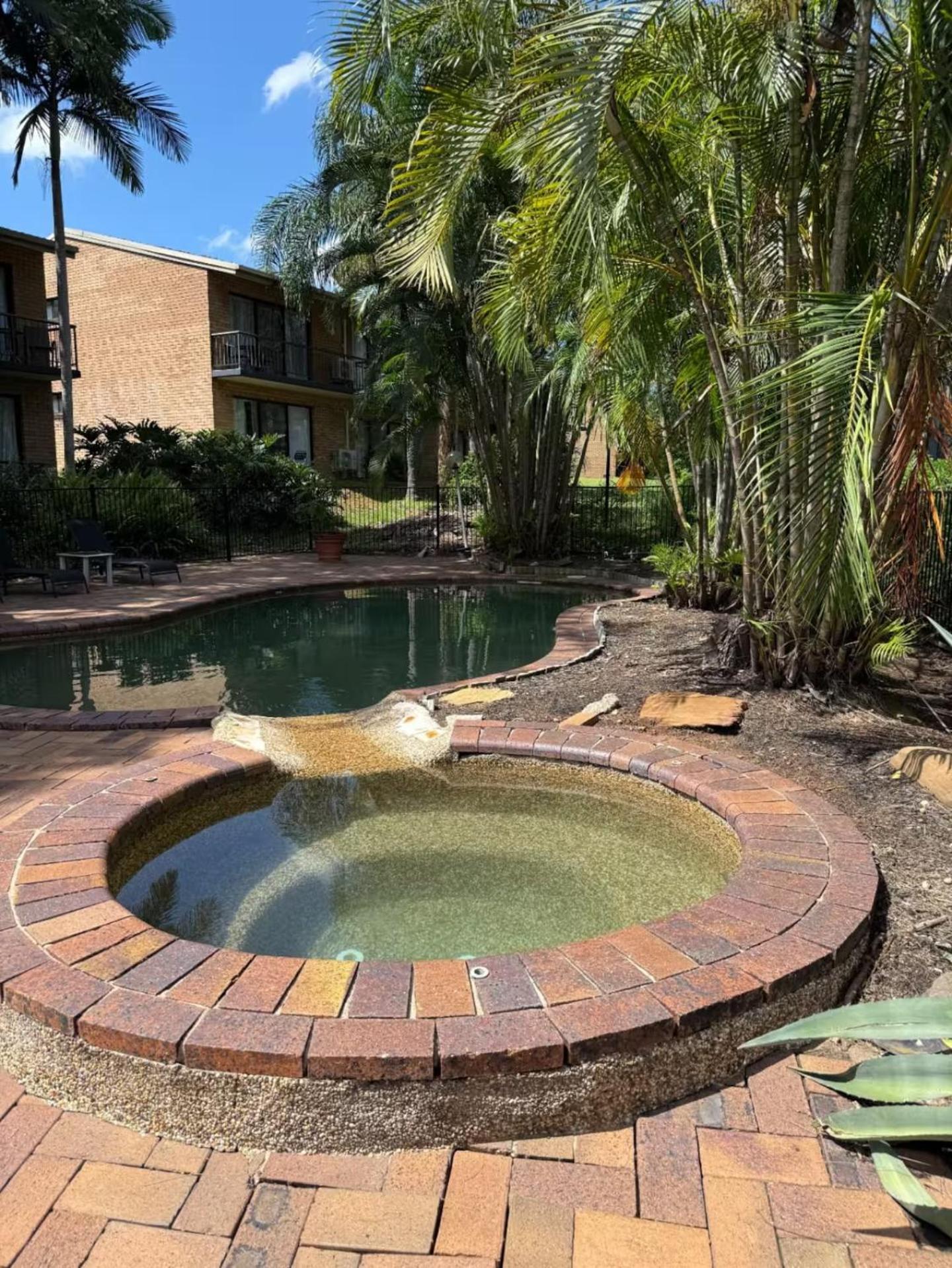 Hotel Leafy Retreat Near Shops Motorway Access By Custom Hosting Brisbane