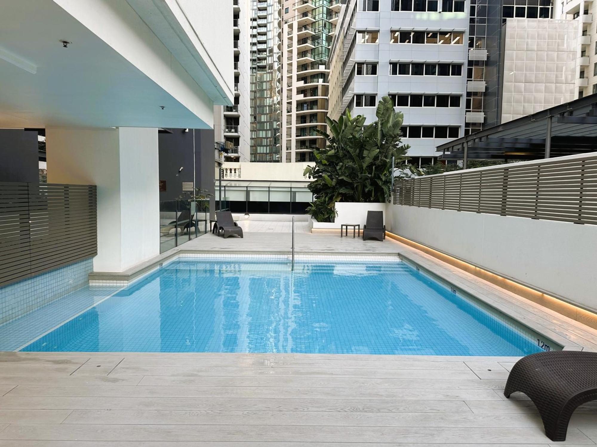 Modern Cbd 2 Bedroom With Free Parking Apartment Brisbane