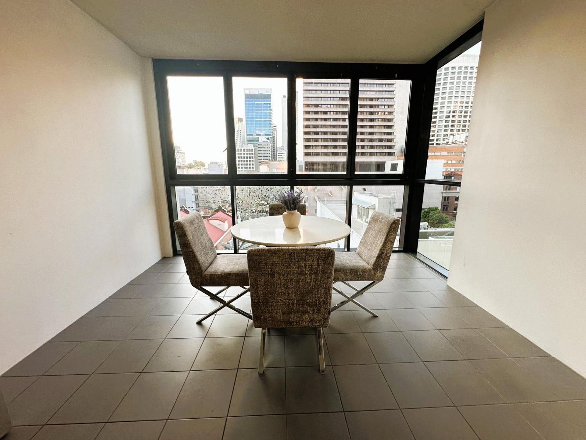 Apartment Modern Cbd 2 Bedroom With Free Parking