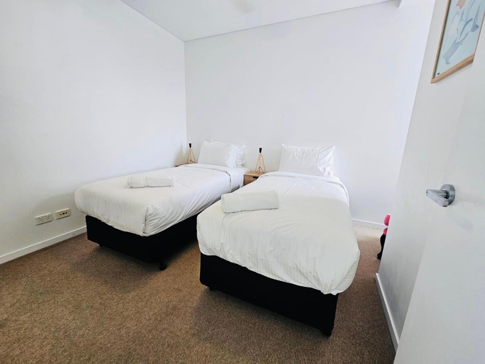 Stylish Newstead With Pool, Gym & Parking *